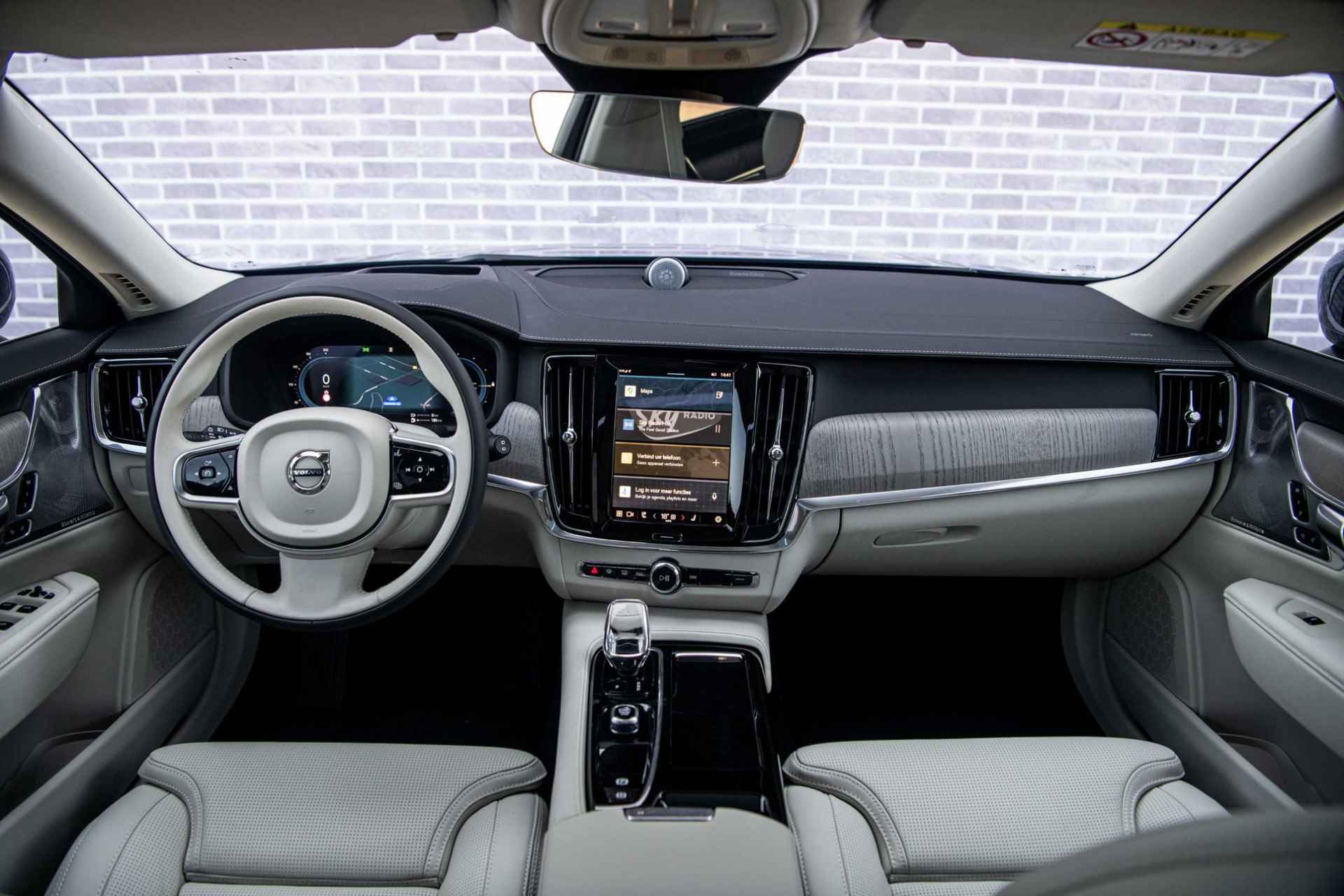 Volvo V90 2.0 T8 Recharge AWD Ultra Bright | Luchtvering | Bowers & Wilkins | 360 Camera | Stoelmassage + Ventilatie | Gelamineerd Glas | - 6/42