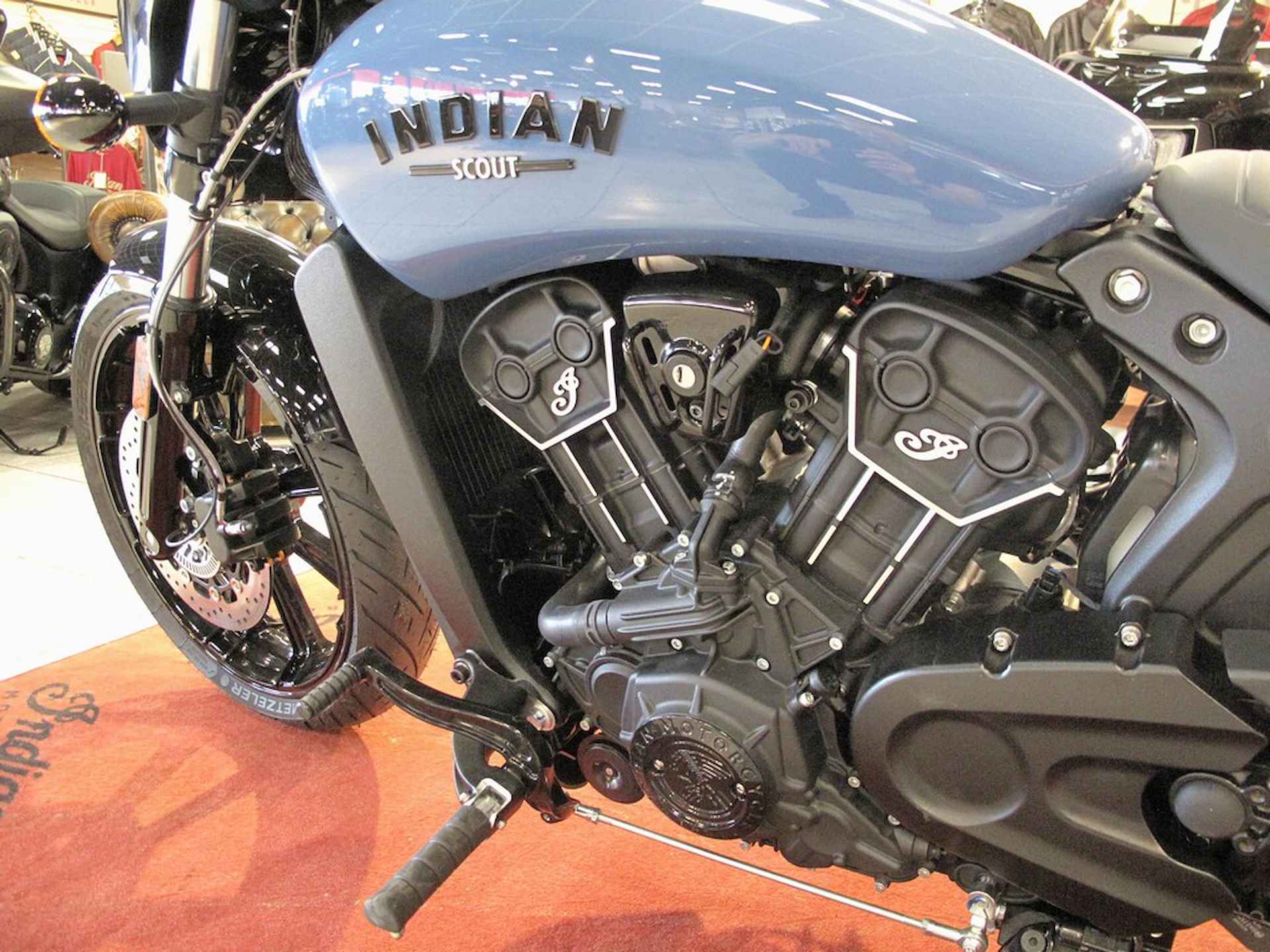 Indian Scout Rogue Official Indiasn Motorcycle Dealer - 5/11