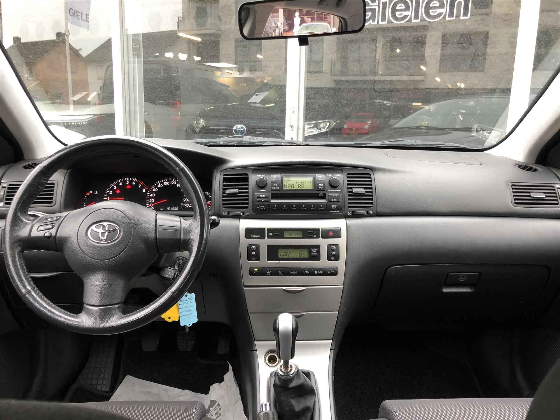 Toyota Corolla 1.6 VVT-I 5DR Anniversary | Trekhaak, Climate control, Elektrische ramen, Cruise control - 10/26