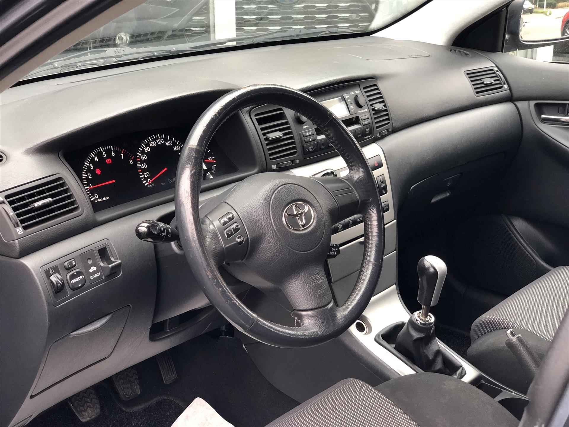 Toyota Corolla 1.6 VVT-I 5DR Anniversary | Trekhaak, Climate control, Elektrische ramen, Cruise control - 15/26