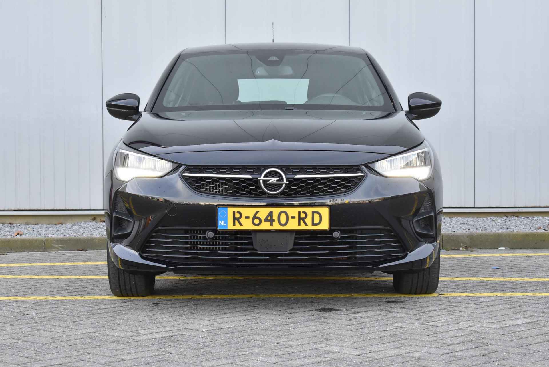 Opel Corsa 1.2 GS Line 100pk | Trekhaak | Navigatie | 16" Black gloss velgen - 2/42