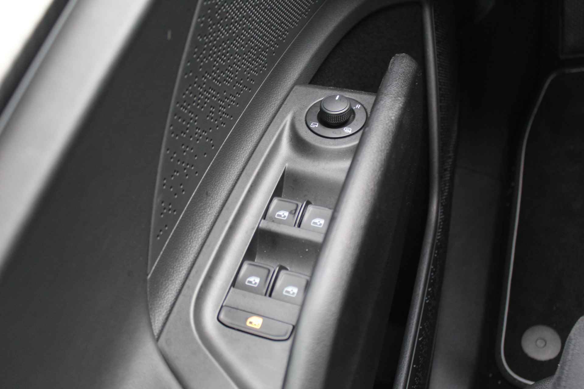 Škoda Enyaq iV 60 Sportline 58 kWh Elektrische achterklep | Adaptieve cruise control | Stoelverwarming - 17/30
