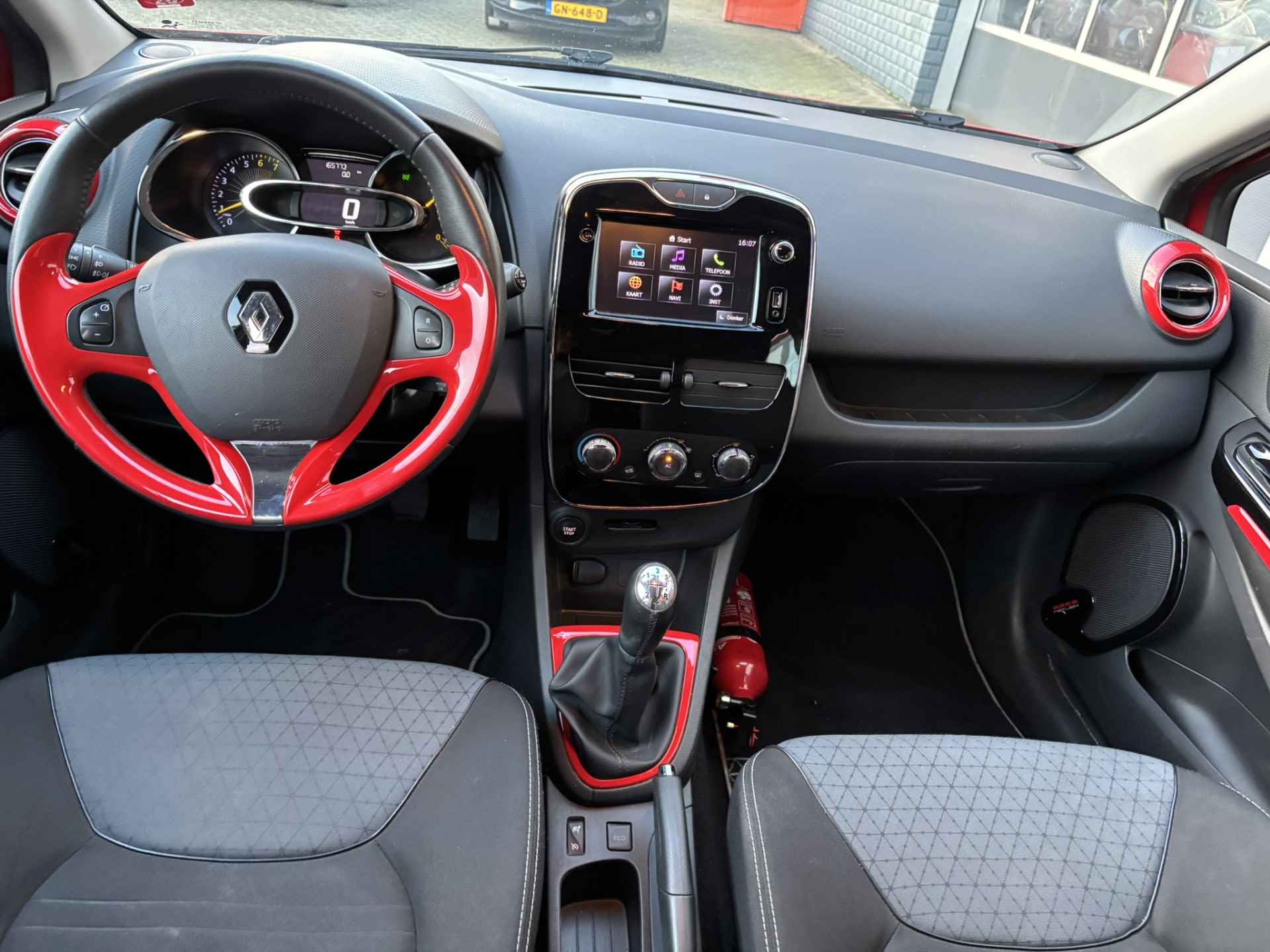 Renault Clio 0.9 TCe Dynamique / All Season Banden / Parkeersensoren Achter / Navi / - 3/34