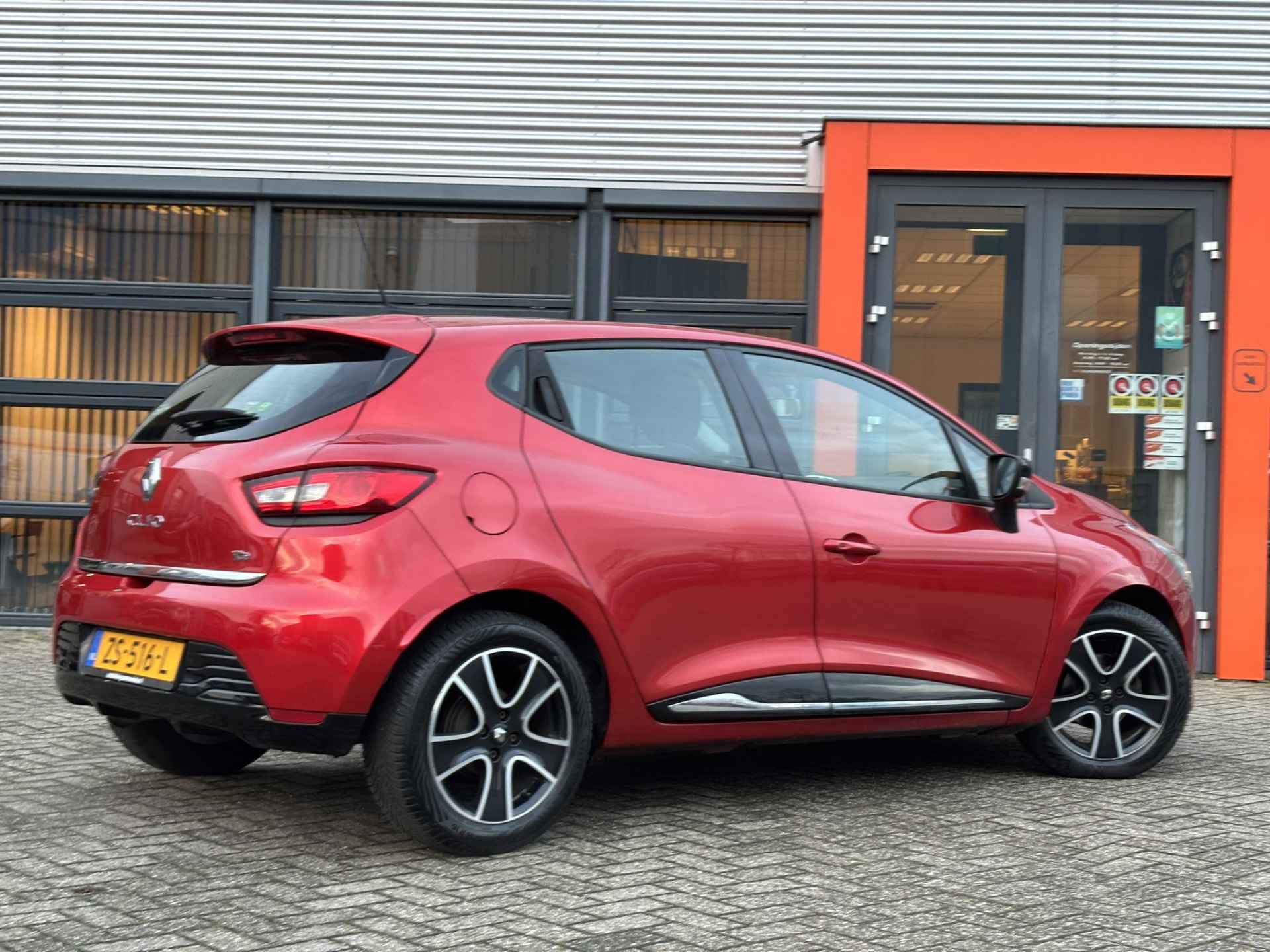 Renault Clio 0.9 TCe Dynamique / All Season Banden / Parkeersensoren Achter / Navi / - 12/34