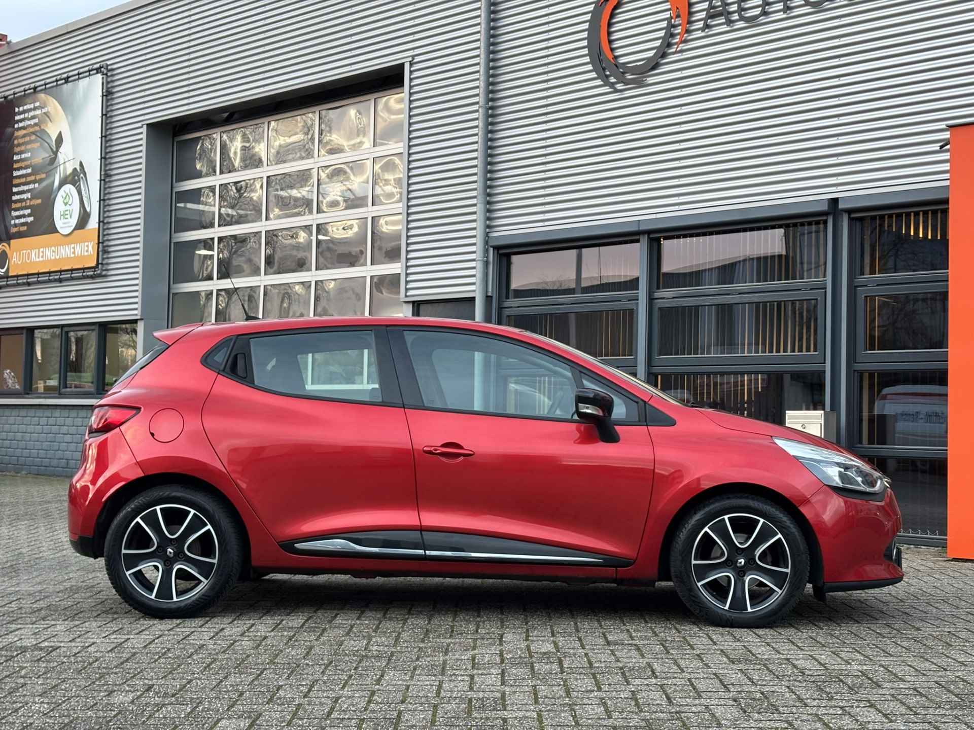 Renault Clio 0.9 TCe Dynamique / All Season Banden / Parkeersensoren Achter / Navi / - 20/34