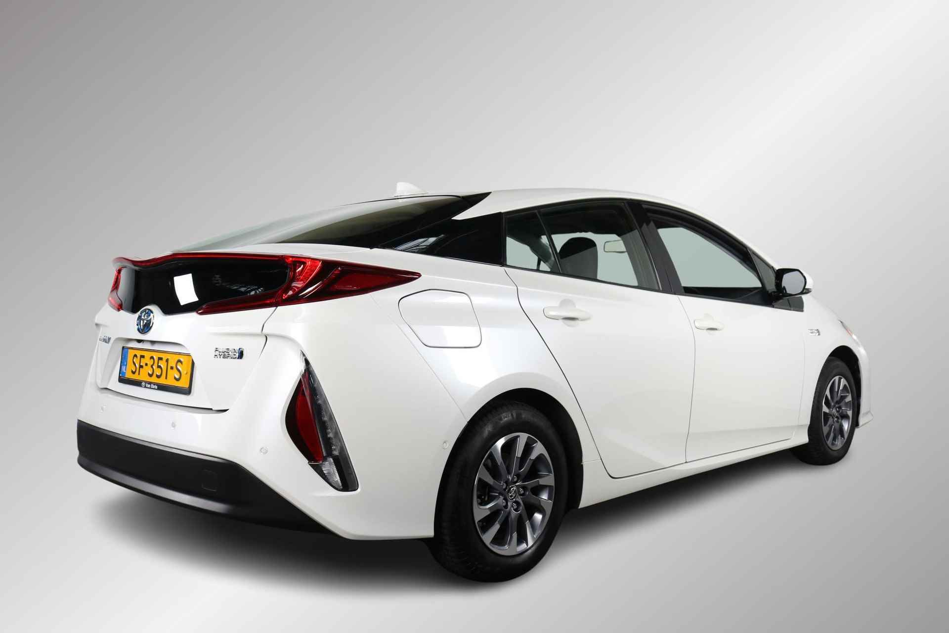 Toyota Prius 1.8 Plug-in Business Plus, Navi, DAB, Dode hoek - 2/44