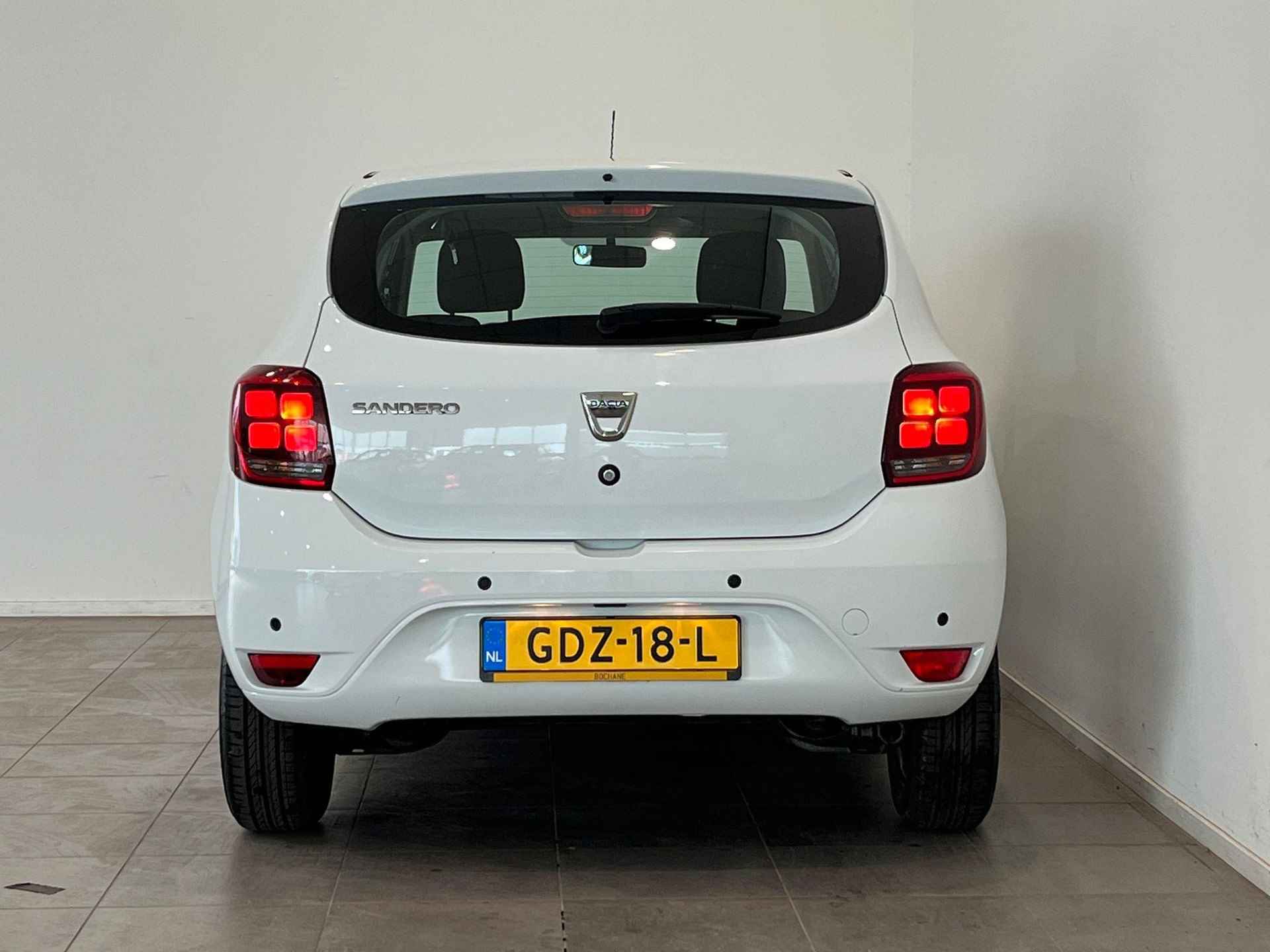 Dacia Sandero 1.0 TCe 100 Comfort | Navigatie | Airconditioning | Cruise Control | Parkeersensoren voor en achter - 13/29