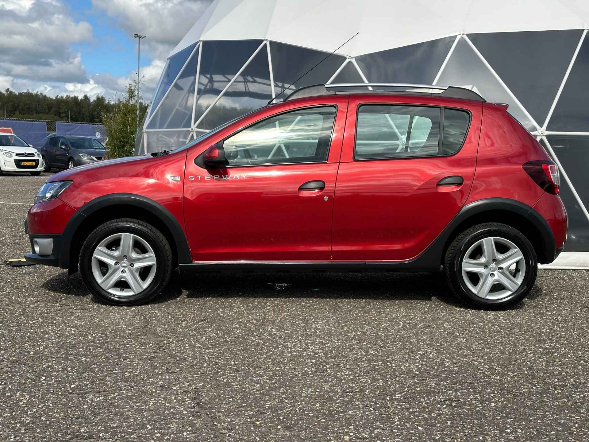 Dacia Sandero 0.9 TCe Stepway Lauréate Navigatie | Parkeersensoren | Cruise control | Complete onderhoudshistorie - 14/34