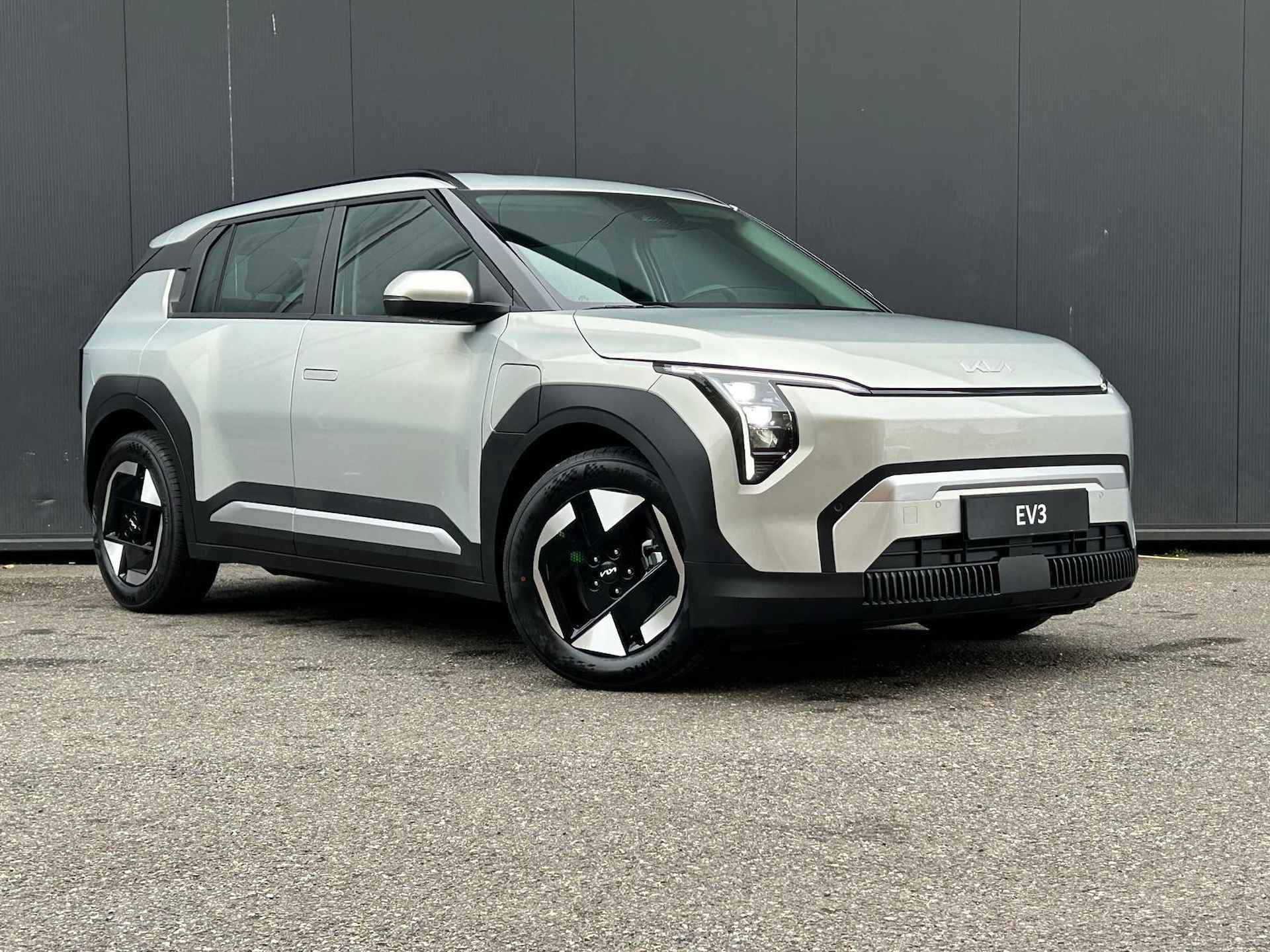 Kia EV3 Air Single Motor 150KW SR PRIVATE LEASE NU VANAF 359.- PER MAAND INCLUSIEF SEPP SUBSIDIE EN LOYALITEIT ACTIE | Nu te bestellen |  Nu te bestellen vanaf € 36.995 INCLUSIEF KLEUR KEUZE - 4/31