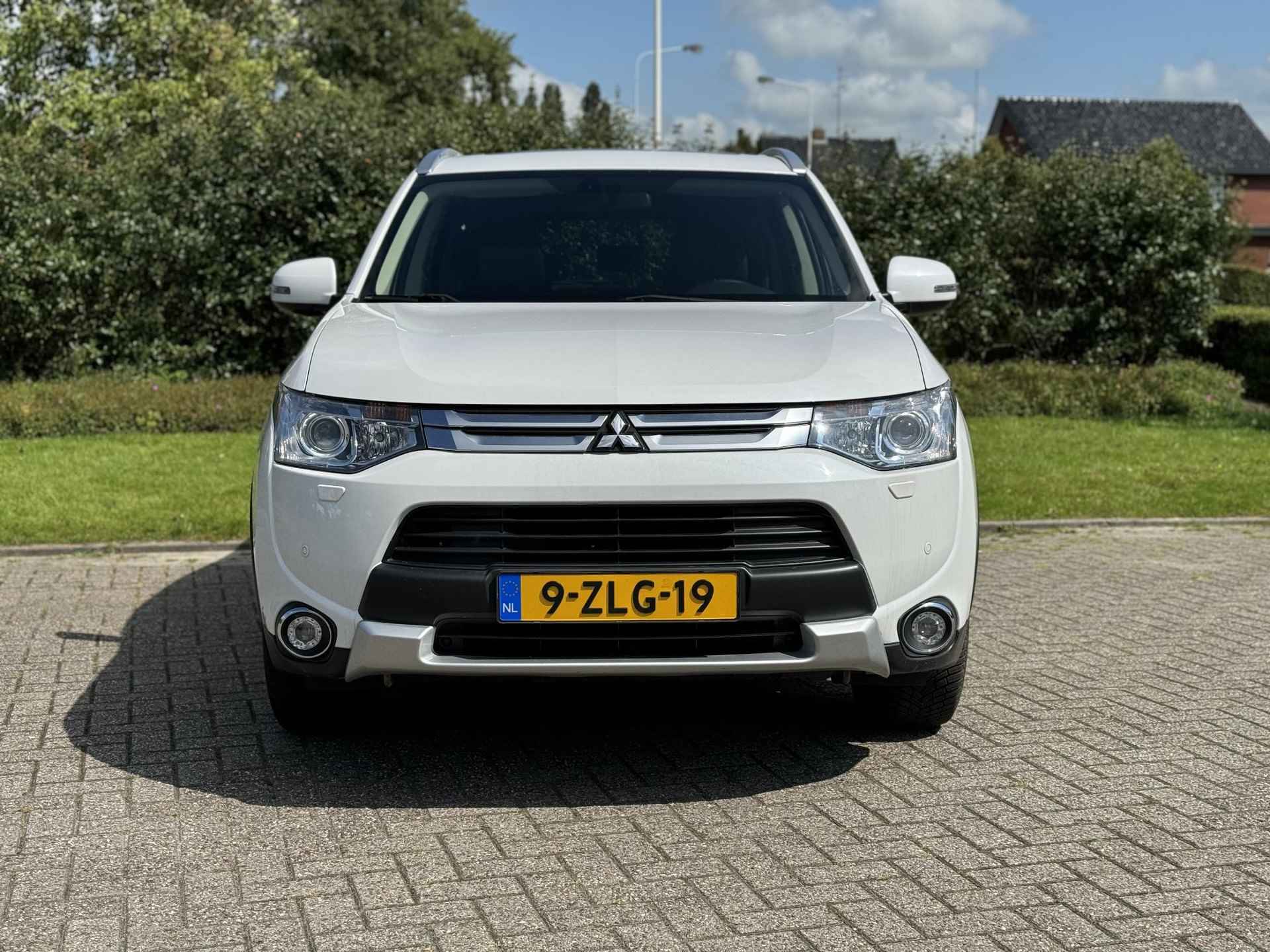 Mitsubishi Outlander 2.0 Instyle 4WD  7-Persoons | Elektrische achterklep | Parkeersensoren V+A | Schuifdak - 7/31