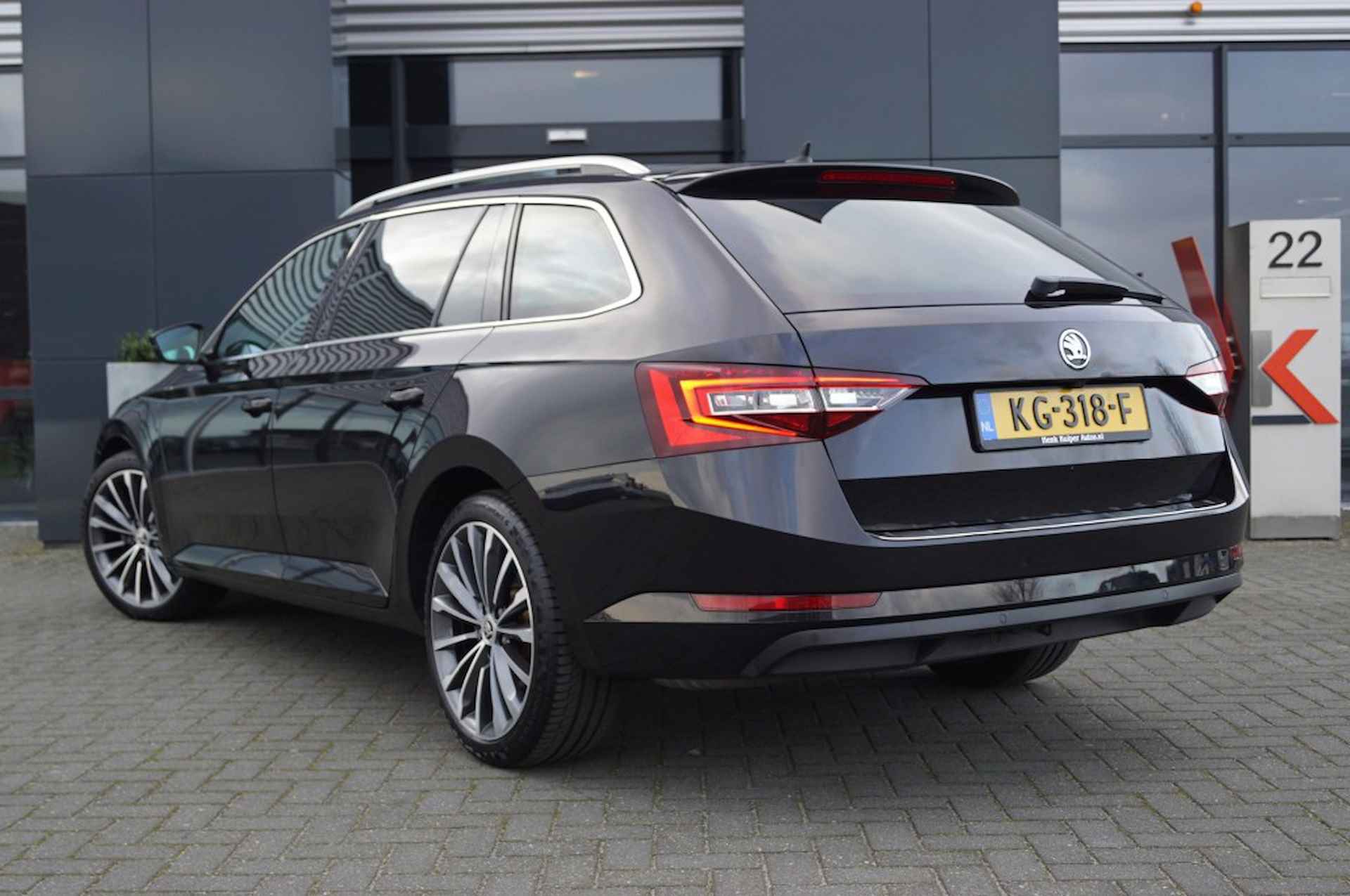 SKODA Superb 1.4 TSI DSG Style 150pk /Navi /Camera/Key-less /El. A-klep/Trekh - 2/43