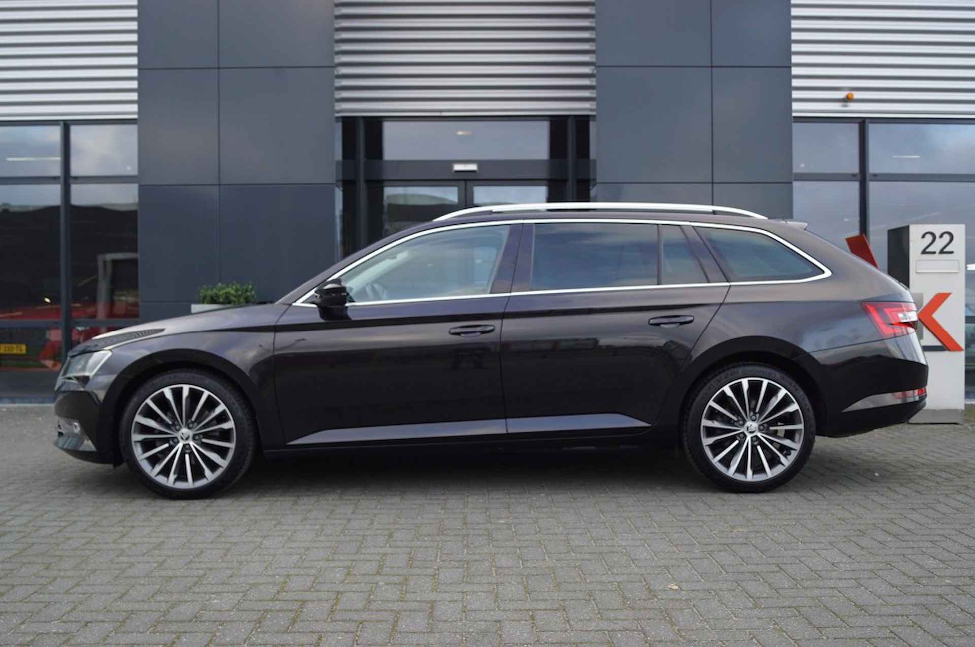 SKODA Superb 1.4 TSI DSG Style 150pk /Navi /Camera/Key-less /El. A-klep/Trekh - 5/43