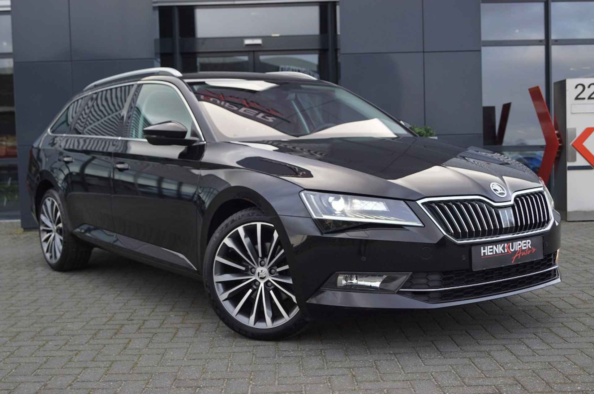 SKODA Superb 1.4 TSI DSG Style 150pk /Navi /Camera/Key-less /El. A-klep/Trekh - 10/43