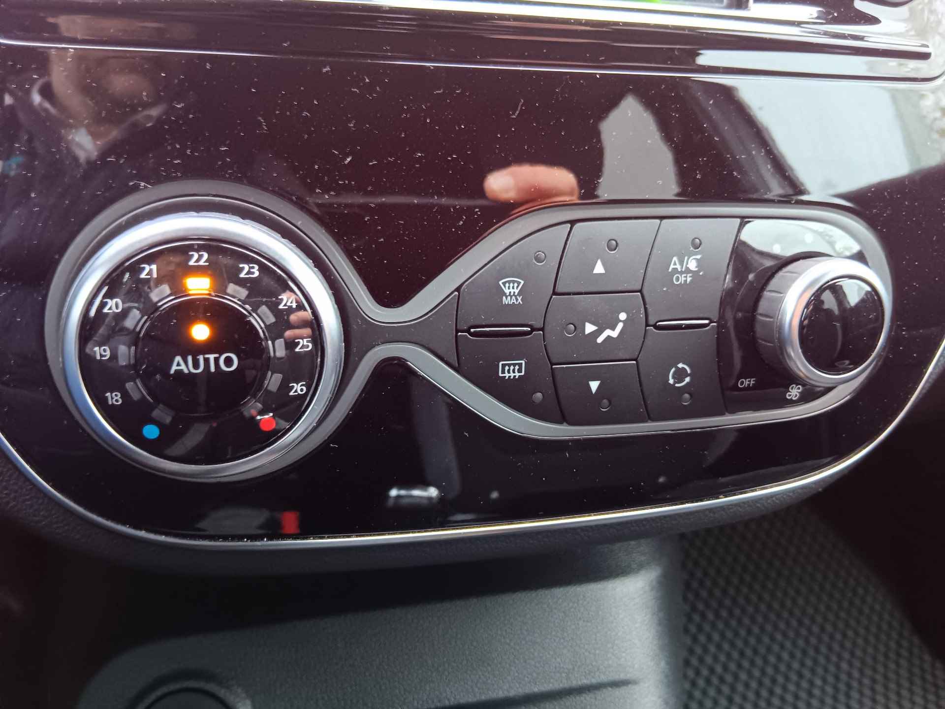 Renault Captur 0.9 TCe Bose Trekhaak / Climate Control / Navigatie - 18/38