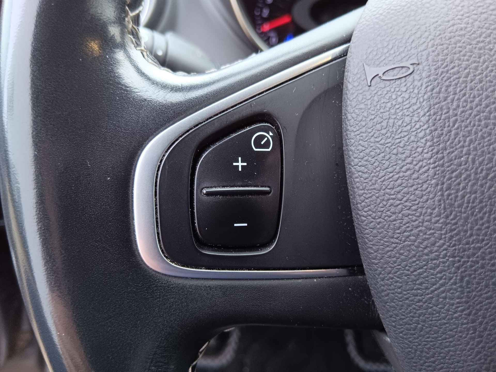 Renault Captur 0.9 TCe Bose Trekhaak / Climate Control / Navigatie - 27/38