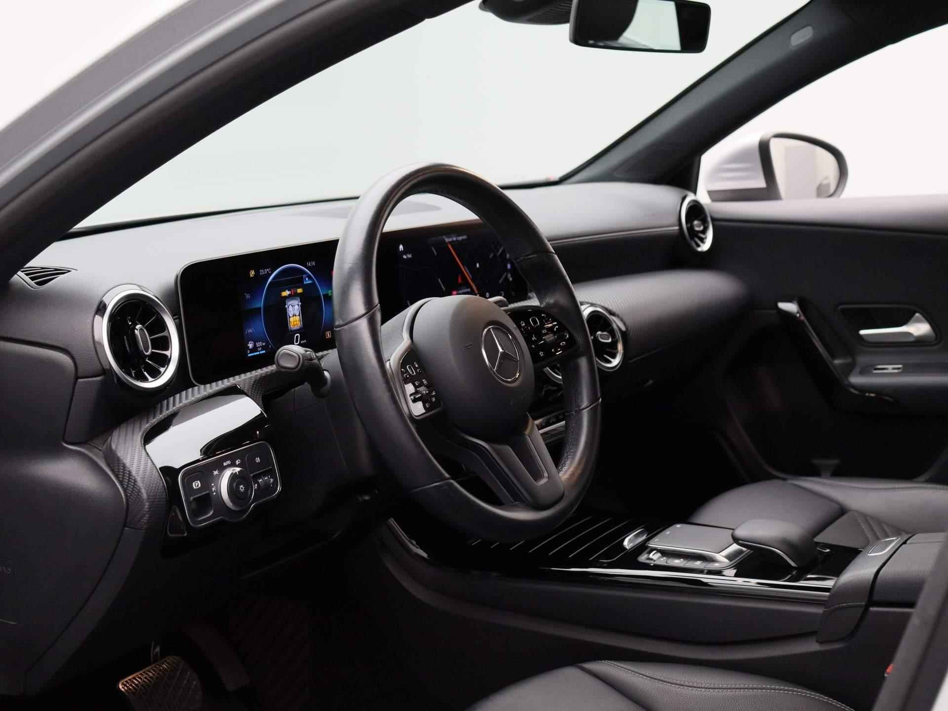 Mercedes-Benz A-klasse 180 d Business Solution | Trekhaak Elektrisch Uitklapbaar | Navi | Cruise | PDC V+A | Keyless | Camera | LED | Wide Screen | - 33/41
