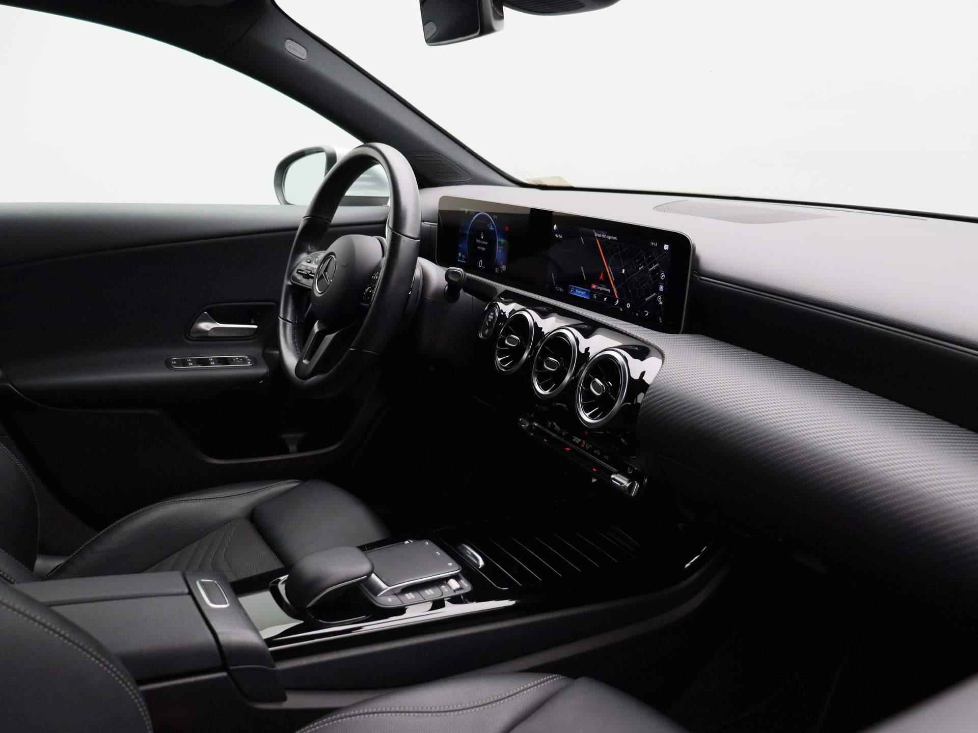Mercedes-Benz A-klasse 180 d Business Solution | Trekhaak Elektrisch Uitklapbaar | Navi | Cruise | PDC V+A | Keyless | Camera | LED | Wide Screen | - 35/41