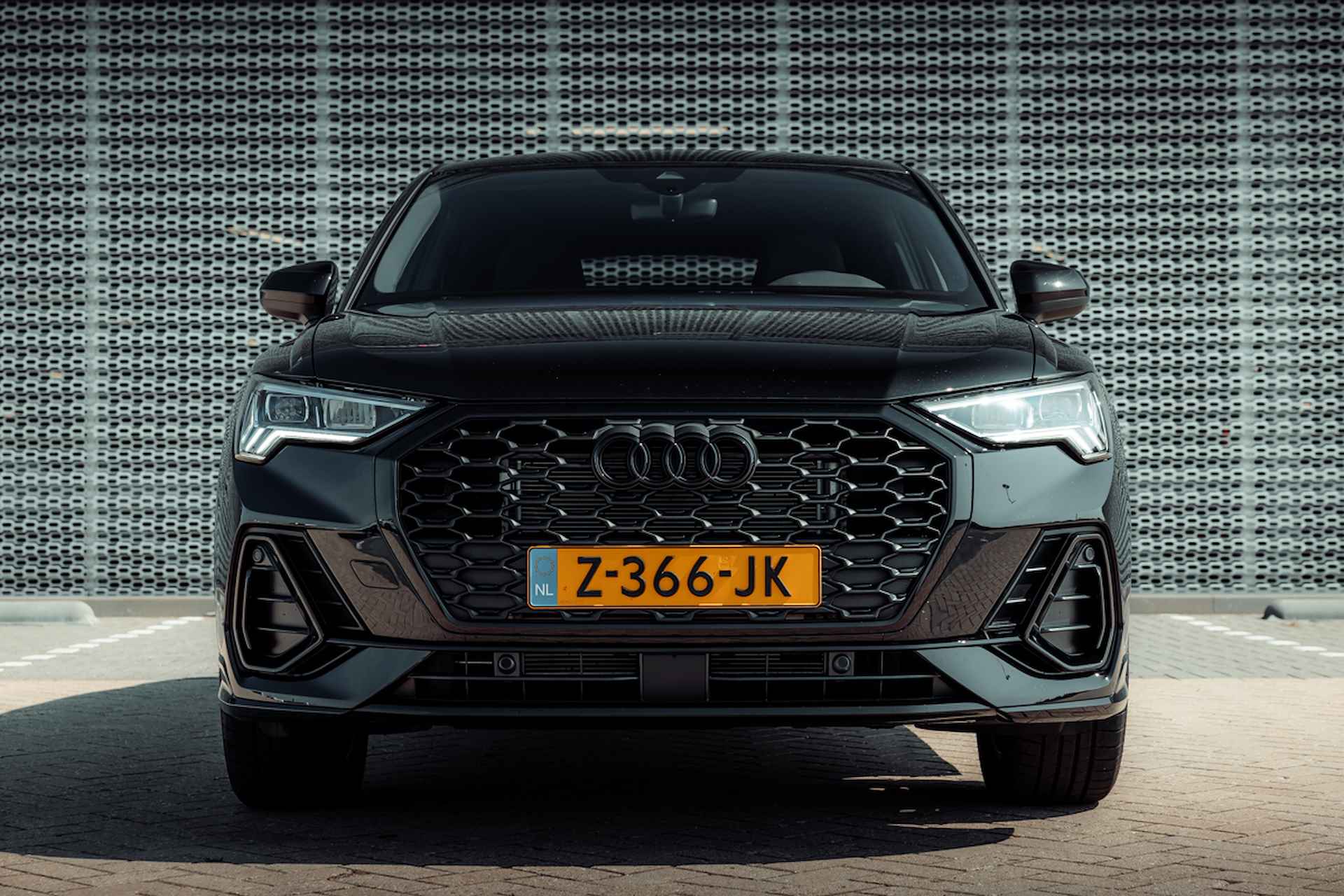 Audi Q3 Sportback 35 TFSI 150pk s-tronic S Edition Competition | SONOS sound | Optiek zwart plus | Stoelverwarming | Comfortsleutel | 19" LM velgen | Privacy glass - 5/33