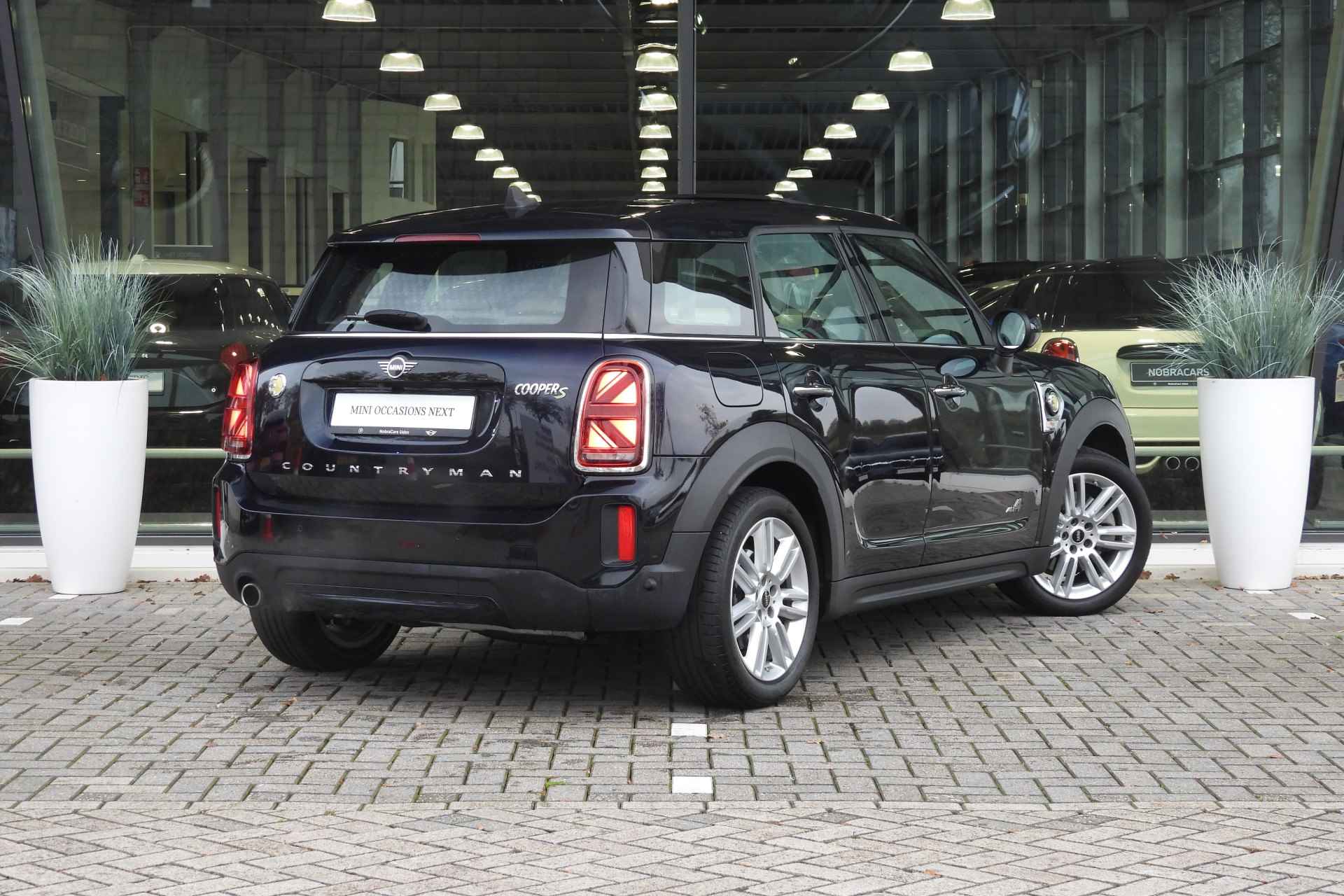 MINI Countryman Cooper SE ALL4 Automaat / Panoramadak / Achteruitrijcamera / LED / Apple CarPlay / Comfort Access / Head-Up / Park Assistant - 3/45