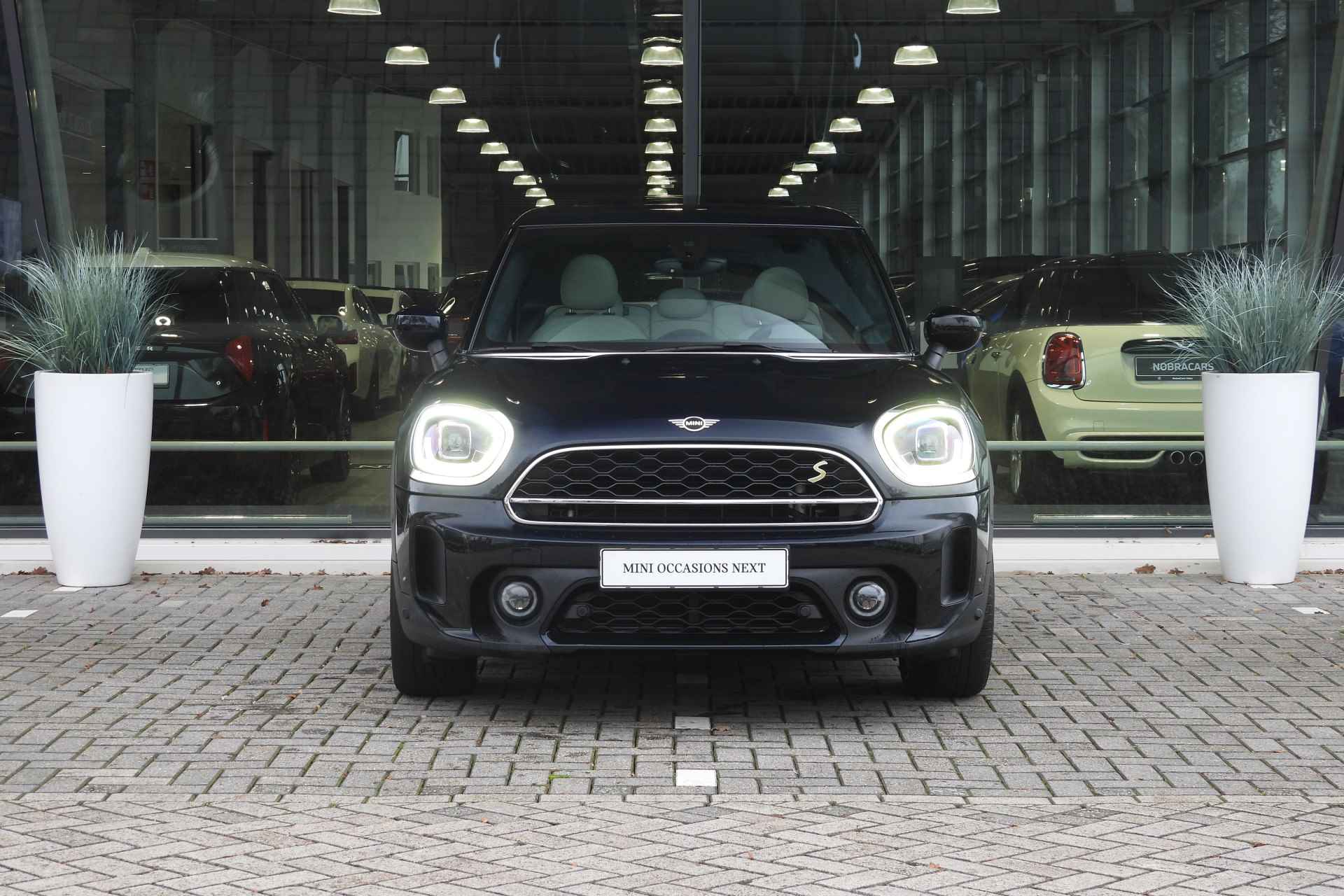 MINI Countryman Cooper SE ALL4 Automaat / Panoramadak / Achteruitrijcamera / LED / Apple CarPlay / Comfort Access / Head-Up / Park Assistant - 7/45