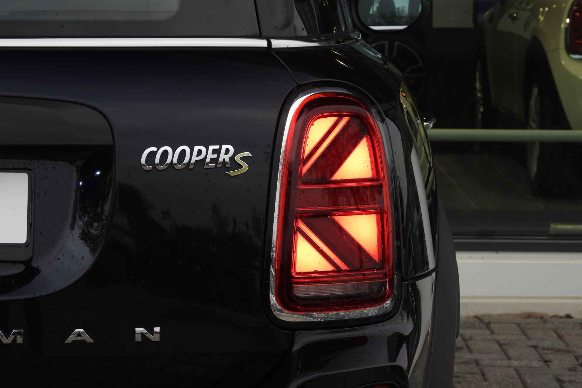 MINI Countryman Cooper SE ALL4 Automaat / Panoramadak / Achteruitrijcamera / LED / Apple CarPlay / Comfort Access / Head-Up / Park Assistant - 22/45