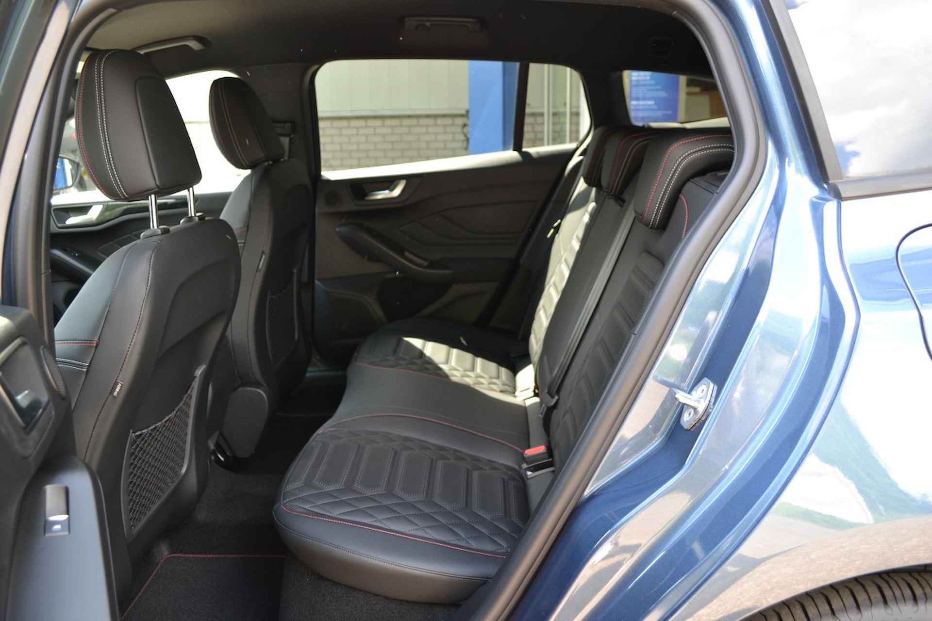 Ford Focus Wagon 1.0T 125pk MHEV ST-Line X | Voorraad Nieuw | Lederen interieur, zeer compleet - 19/37