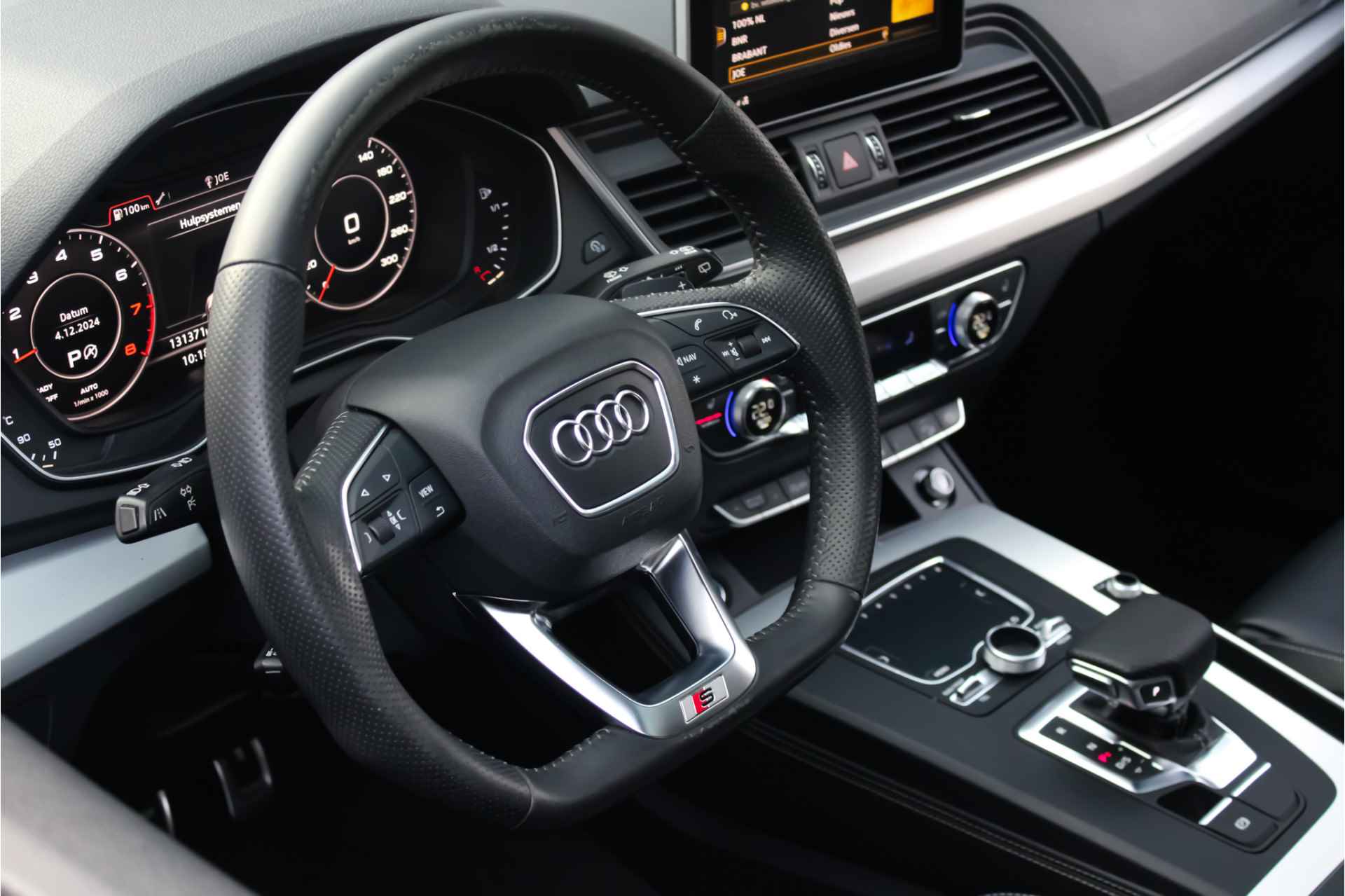 Audi Q5 2.0TFSi Quattro S Line Black | VAN: 35.950,- VOOR 34.777,- EINDEJAARSVOORDEEL: 1.173,- Pano | RS | 360 - 17/36