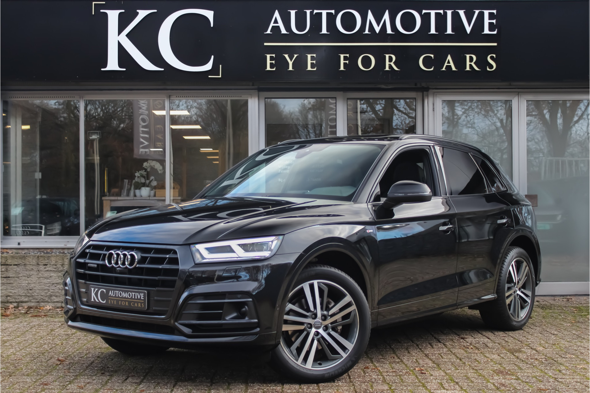 Audi Q5 2.0TFSi Quattro S Line Black | VAN: 35.950,- VOOR 34.777,- EINDEJAARSVOORDEEL: 1.173,- Pano | RS | 360