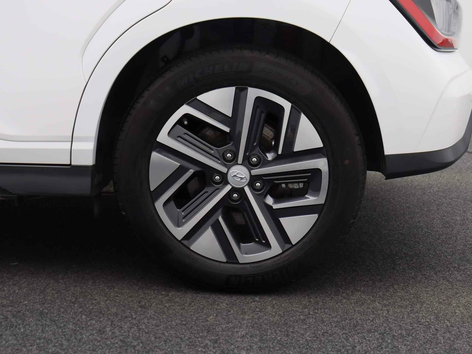 Hyundai Kona EV Fashion 39 kWh | KRELL AUDIO | NAVIGATIE | ACHTERUITRIJCAMERA | APPLE CARPLAY / ANDROID AUTO | CLIMATE CONTROL | PARKEERSENSOREN | LICHTMETALEN VELGEN | LANE ASSIST | - 19/41
