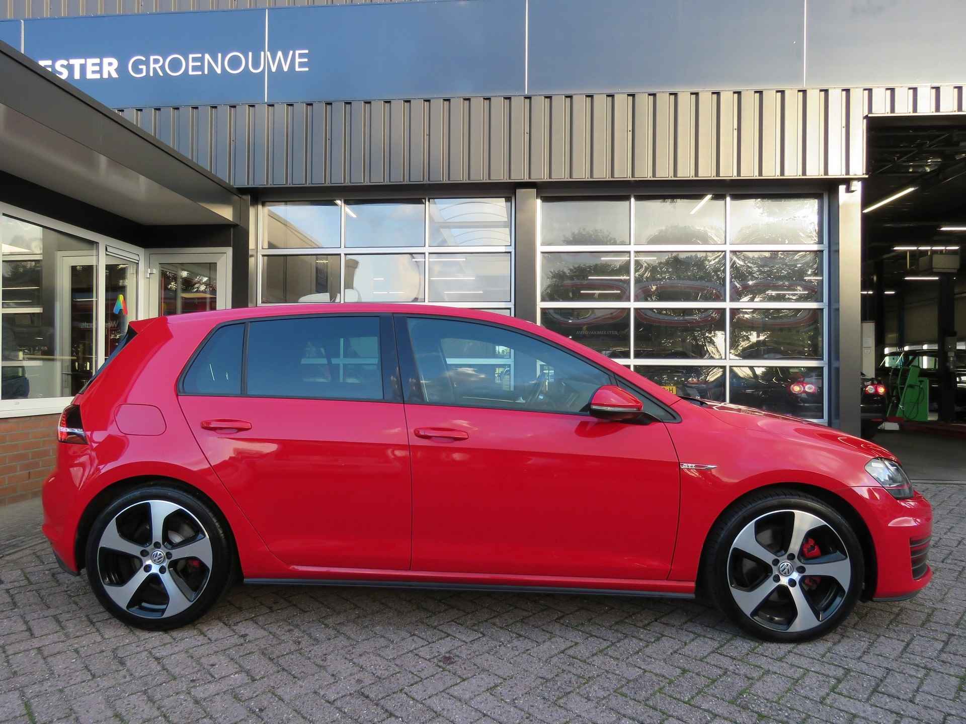 Volkswagen Golf 2.0 TSI GTI 220PK / 18Inch / Xenon / Stoelverw. / - 7/42