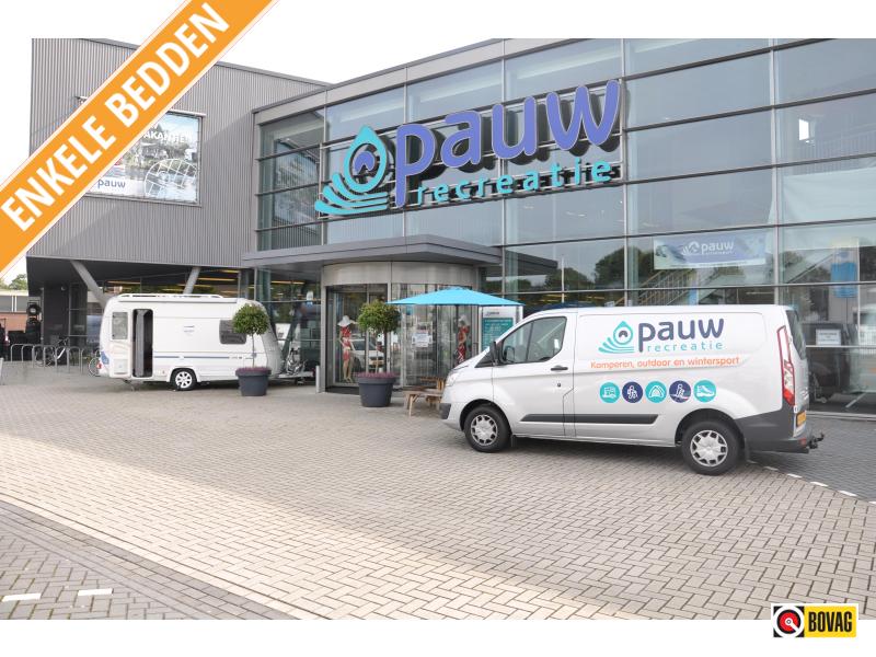 Adria Aviva 472 LU met mover en voortent