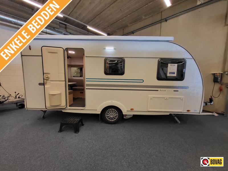 Adria Aviva 472 LU met mover en voortent