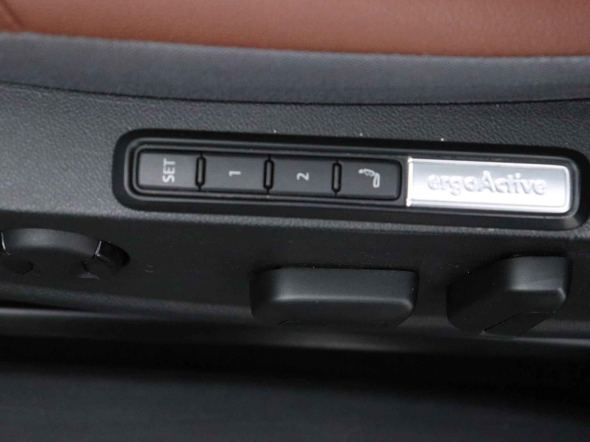 Volkswagen ID.4 First Max 77 kWh 204PK | Memory stoelen met massage | Panoramadak | 360 camera | IQ Light | Navigatie | 21 inch velgen - 24/27