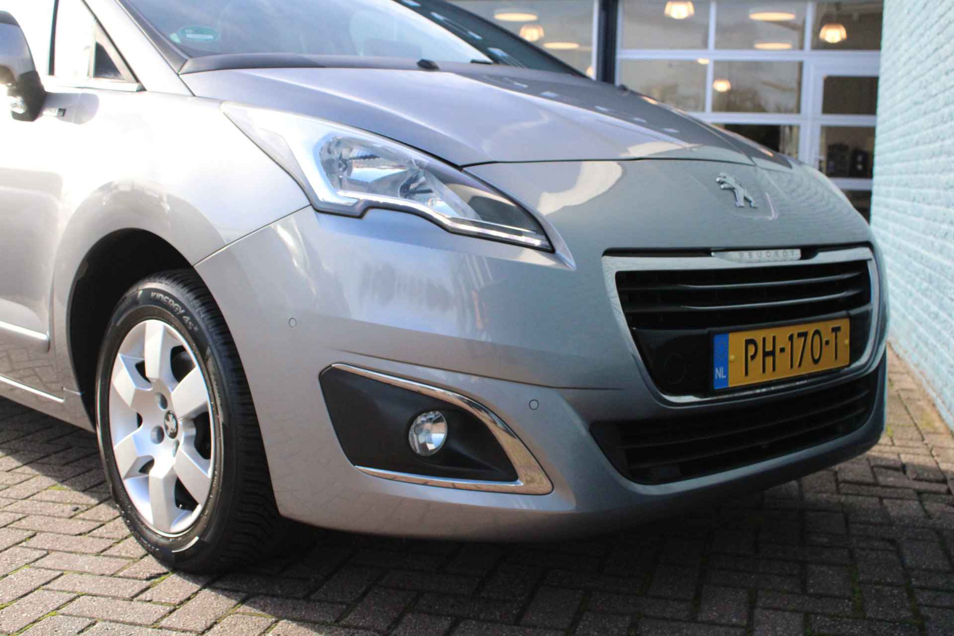 Peugeot 5008 1.2 PureTech 130pk Style 7p | Navigatie | Panoramadak | 1e Eigenaar | Camera | Trekhaak | - 7/30