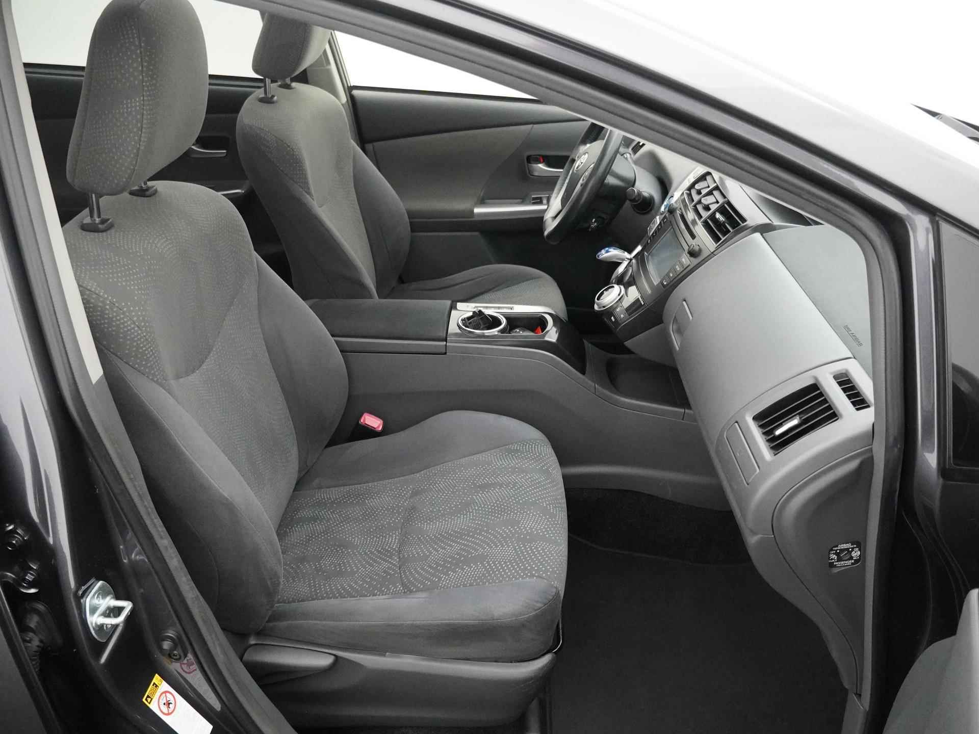 Toyota Prius Wagon 1.8 Aspiration Limited | Panoramadak | Headupdisplay | Fullmap navigatie | Trekhaak | - 4/34