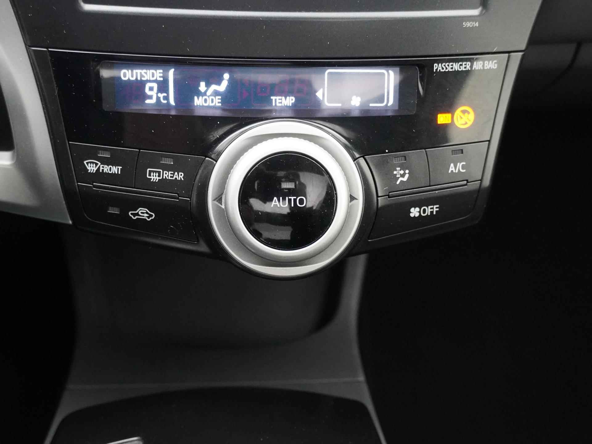 Toyota Prius Wagon 1.8 Aspiration Limited | Panoramadak | Headupdisplay | Fullmap navigatie | Trekhaak | - 8/34