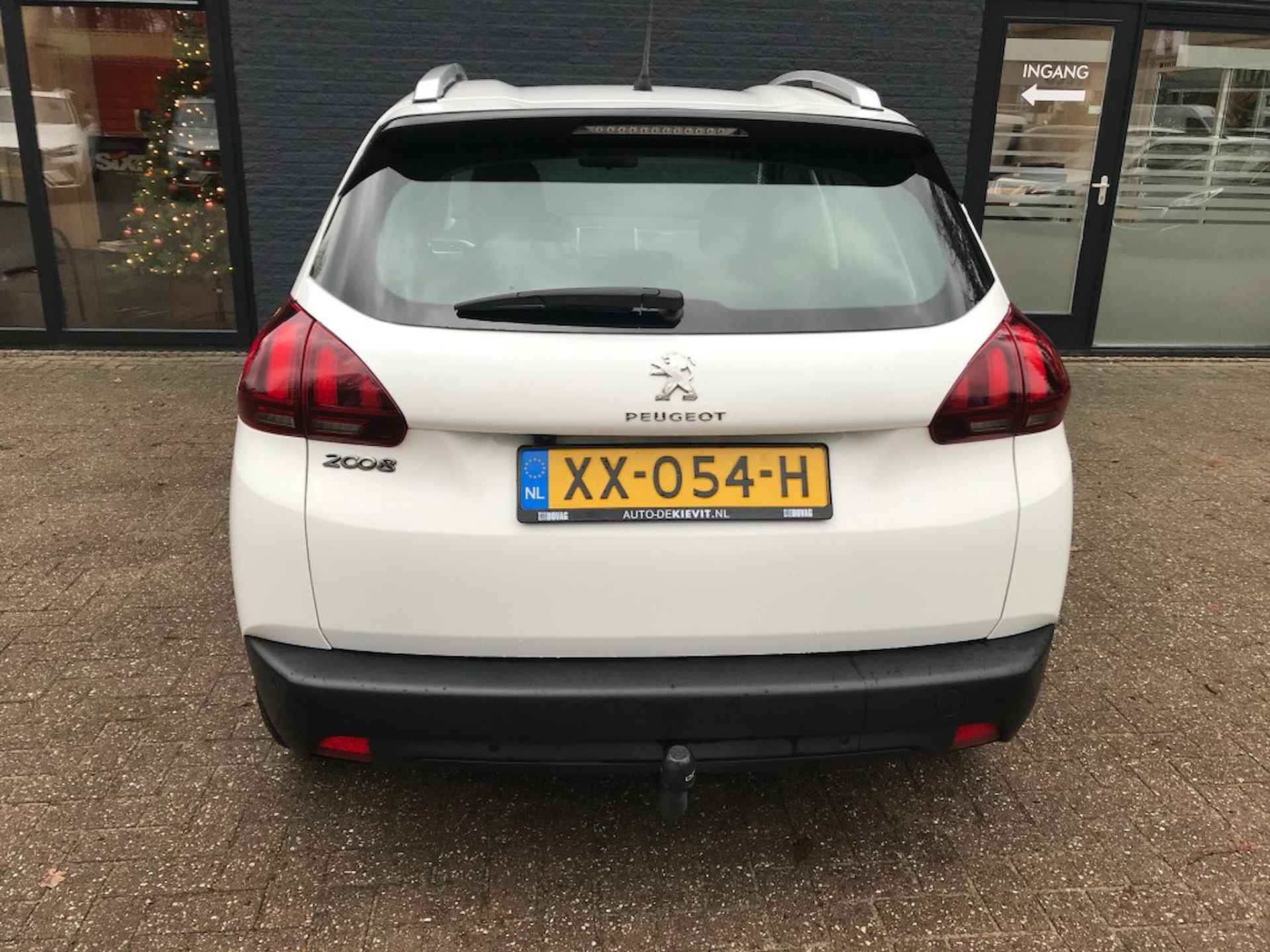 PEUGEOT 2008 1.2 **110pk/trekhaak/automaat** - 3/23