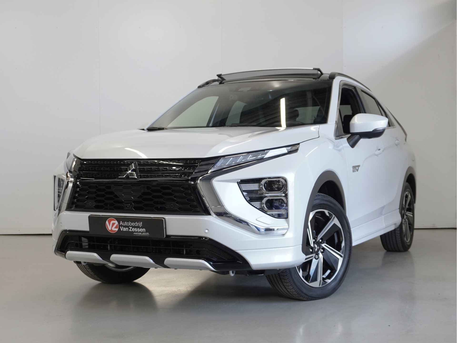 Mitsubishi Eclipse Cross 2.4 PHEV Instyle | 1e eigenaar | Trekhaak | Panoramadak | Garantie tot 01-07-2030! - 3/57