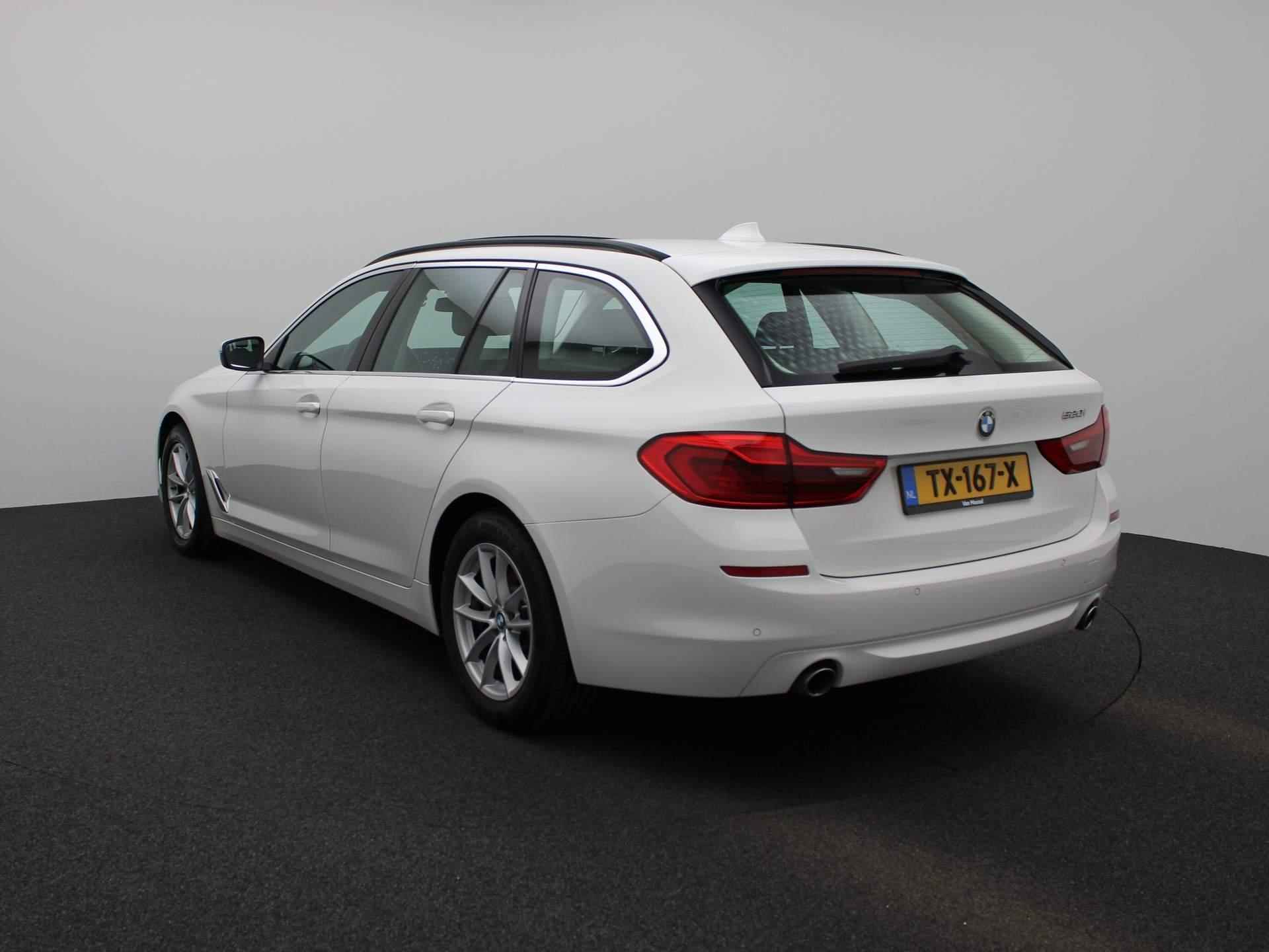 BMW 5-serie Touring 520i Executive | MEMORY | PANORAMADAK | LED VERLICHITNG | KEYLESS START | NAVIGATIE | - 2/40