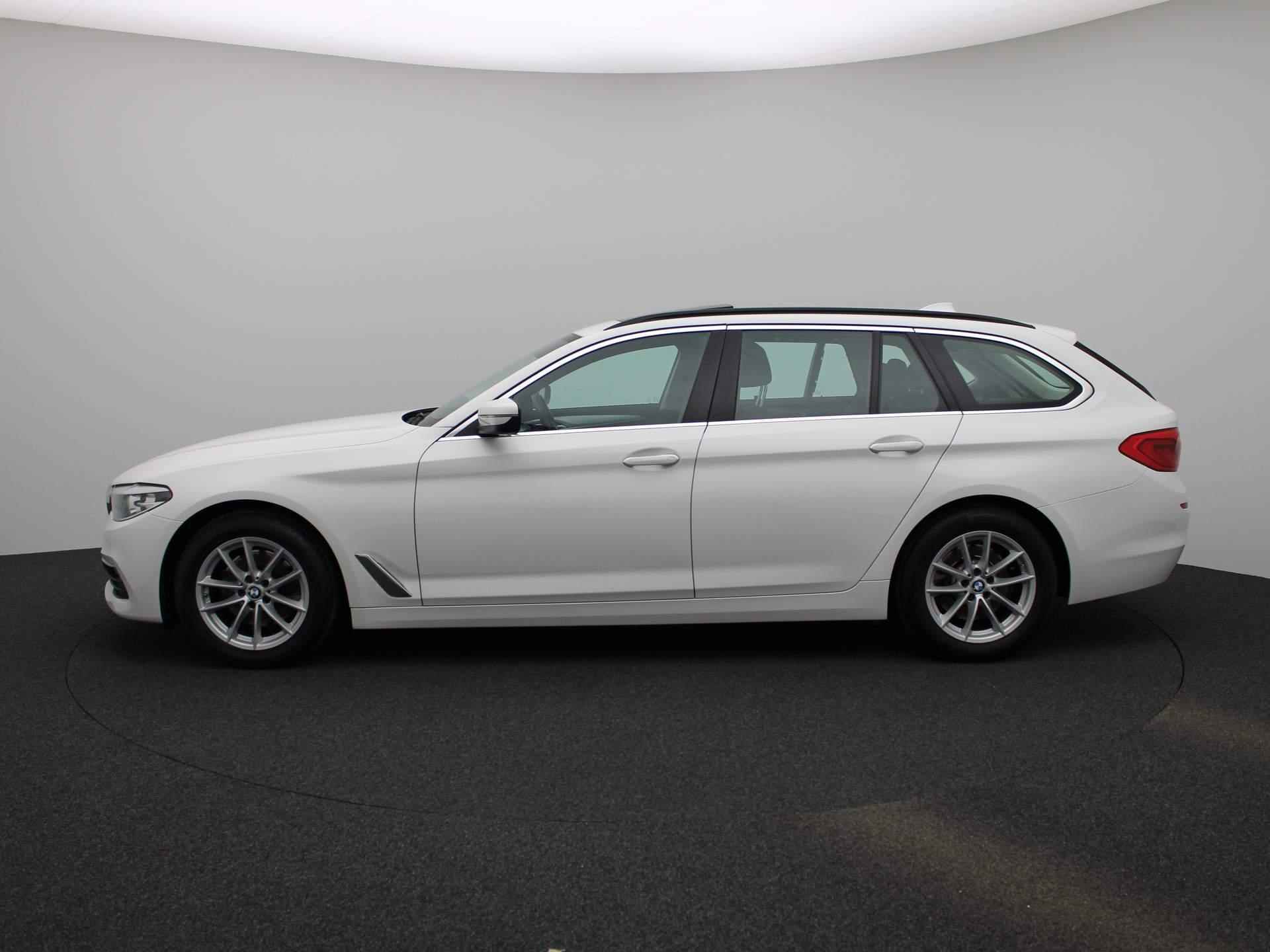 BMW 5-serie Touring 520i Executive | MEMORY | PANORAMADAK | LED VERLICHITNG | KEYLESS START | NAVIGATIE | - 4/40