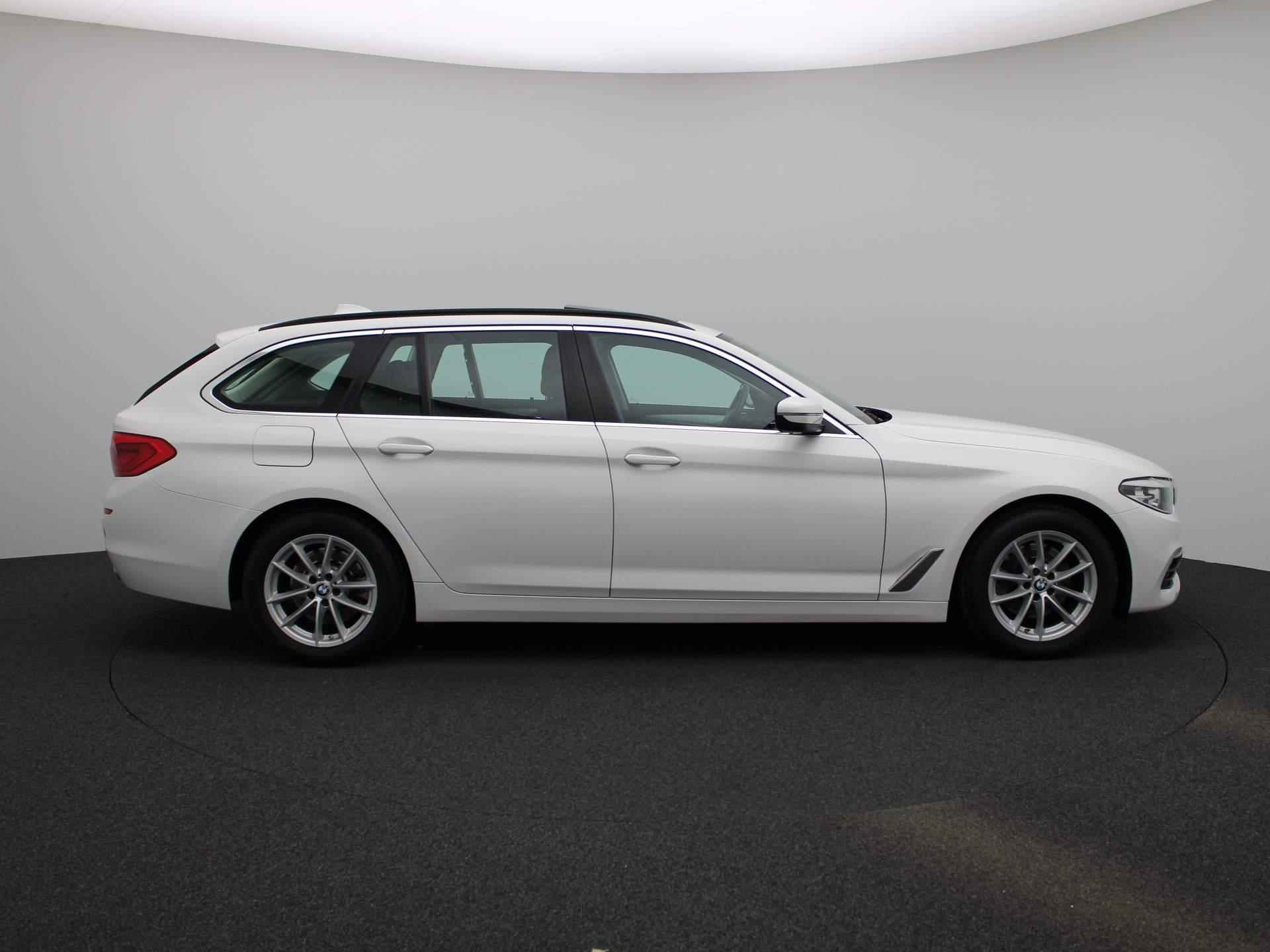 BMW 5-serie Touring 520i Executive | MEMORY | PANORAMADAK | LED VERLICHITNG | KEYLESS START | NAVIGATIE | - 6/40