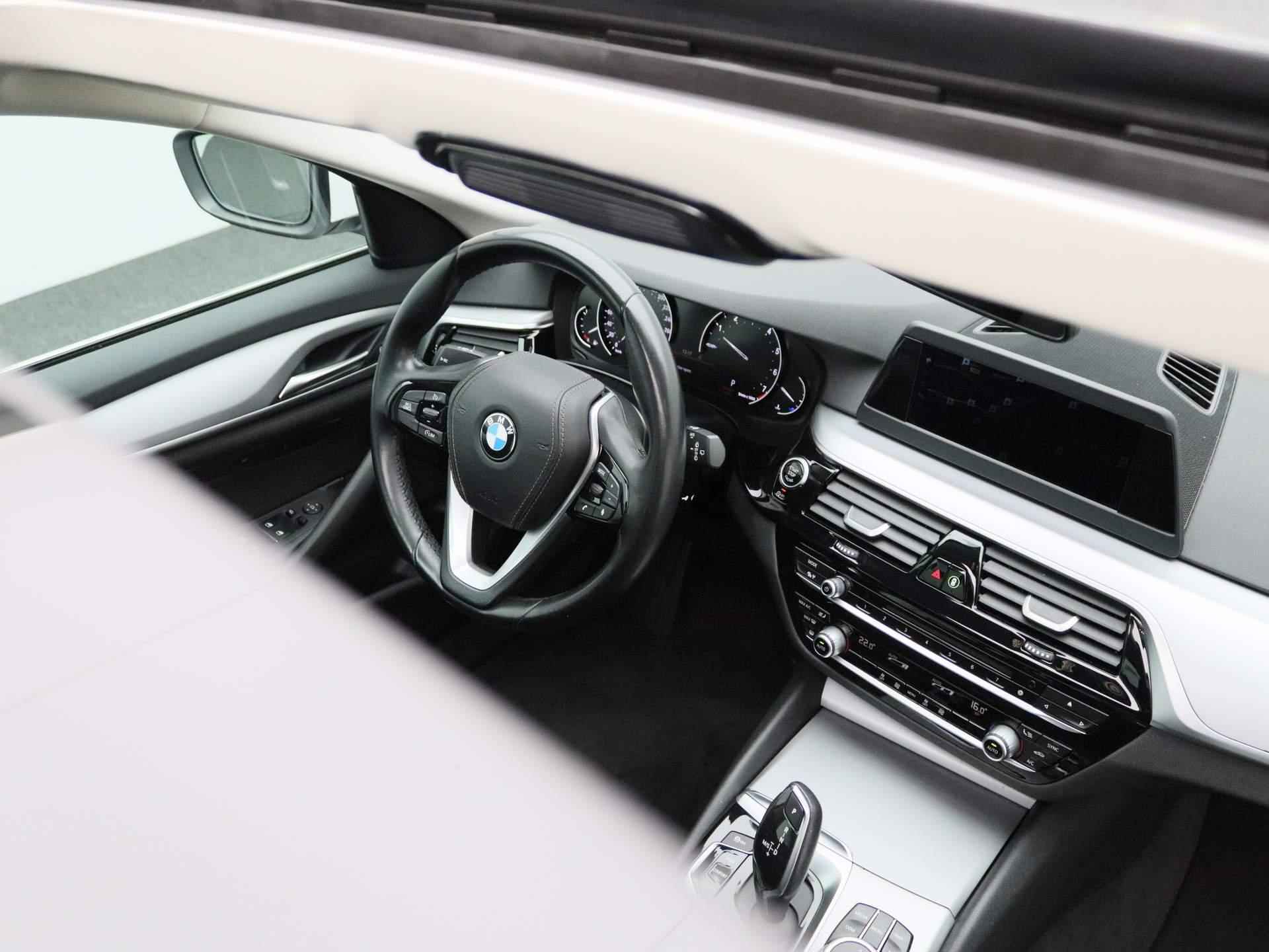 BMW 5-serie Touring 520i Executive | MEMORY | PANORAMADAK | LED VERLICHITNG | KEYLESS START | NAVIGATIE | - 33/40