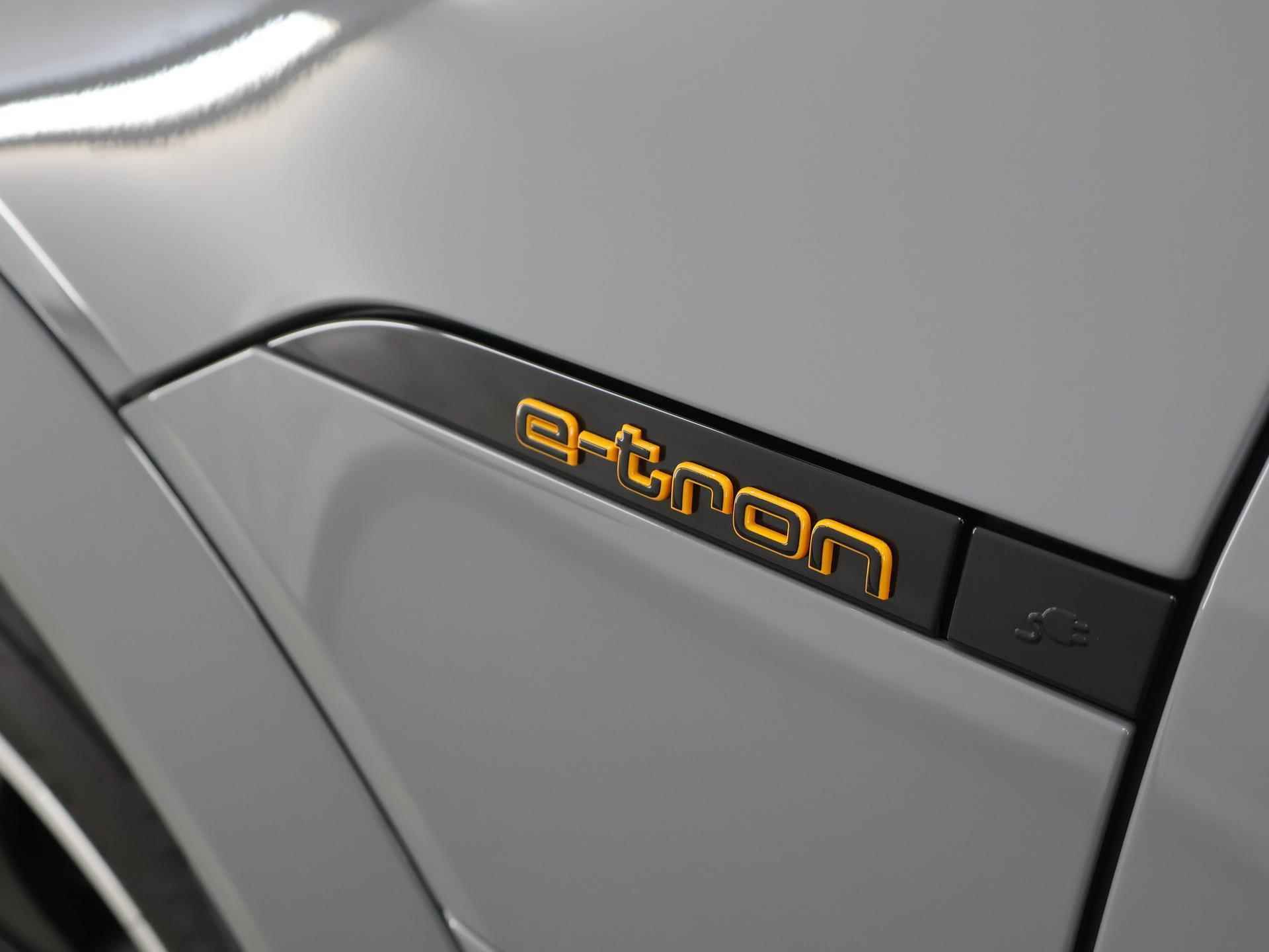 Audi e-tron S-Line quattro 95 kWh | NL Auto | 503pk | Luchtvering | Panoramadak | Matrix Led | Luxe Leder | Navigatie | B&O sound | Head-Up | Airco | Bluetooth | Cruise Control Adaptief | - 49/57