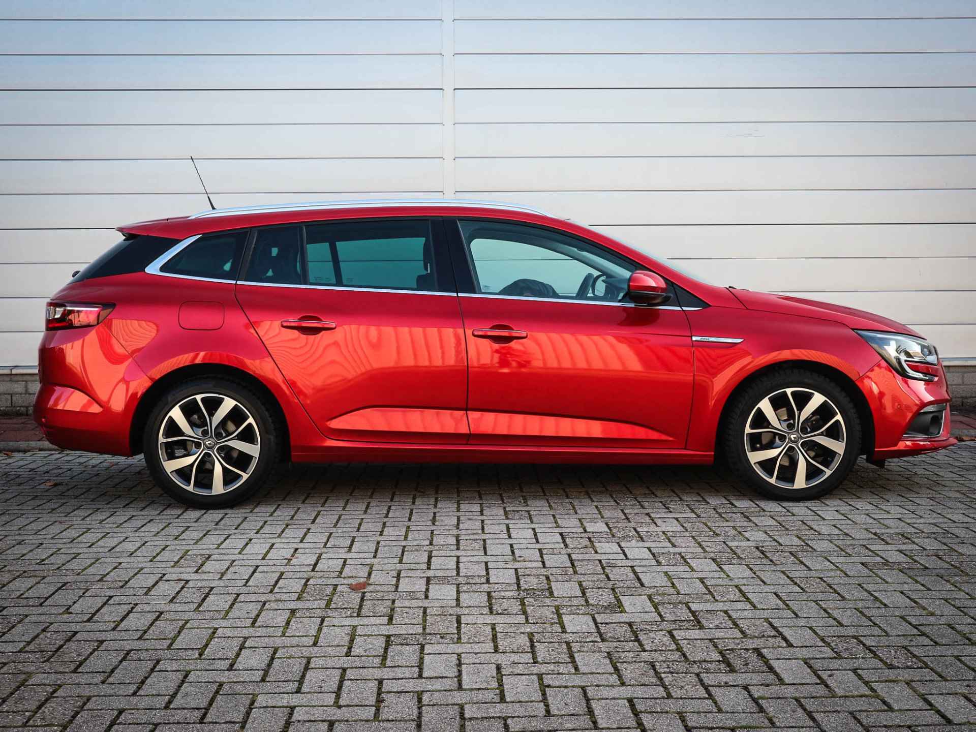 Renault Mégane Estate 1.5 dCi Bose | Clima | Cruise | Navi | 360 graden Camera | Achteruitrijcamera |  17 Inch | Massagestoel | - 14/55