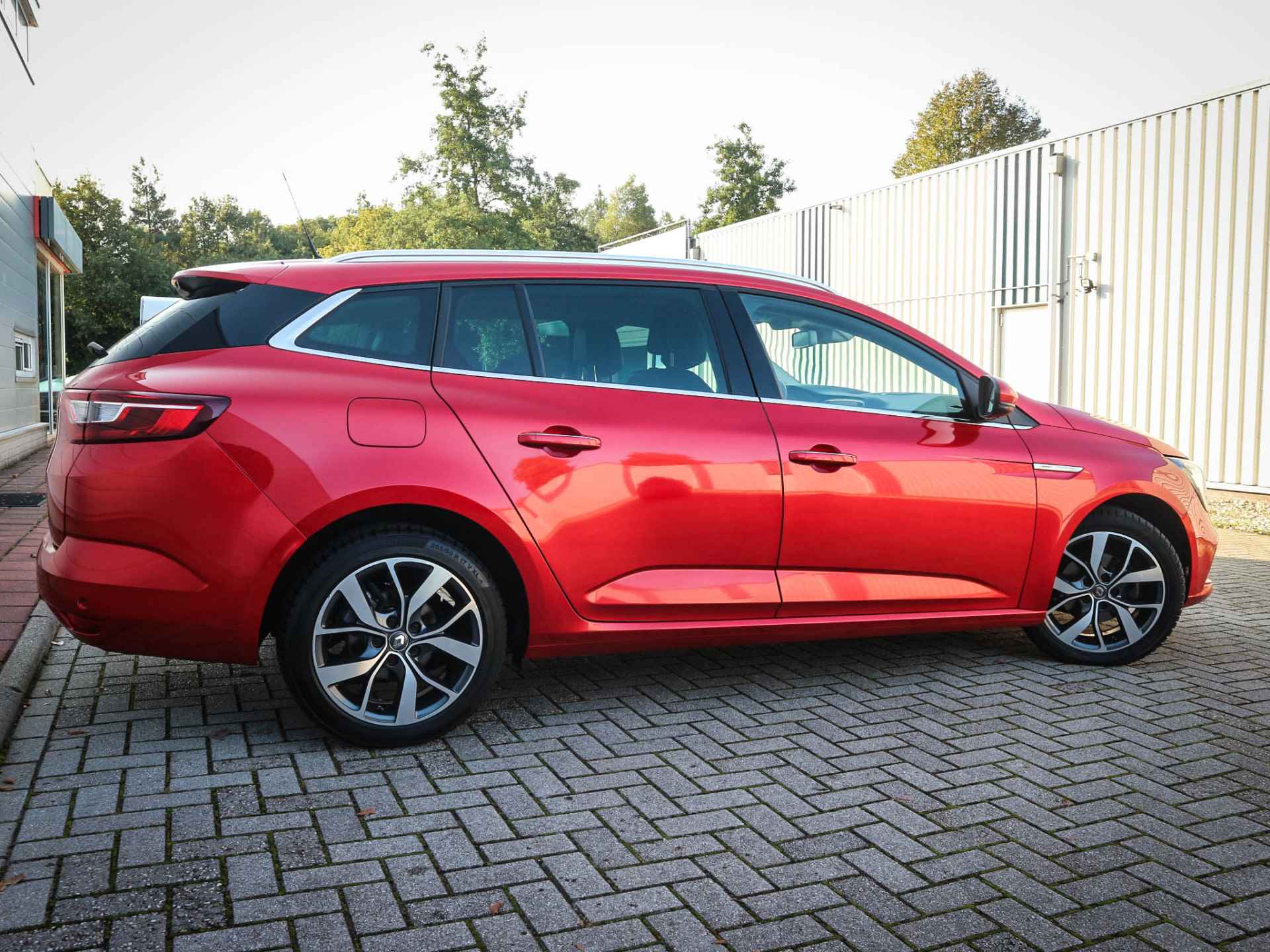 Renault Mégane Estate 1.5 dCi Bose | Clima | Cruise | Navi | 360 graden Camera | Achteruitrijcamera |  17 Inch | Massagestoel | - 23/55