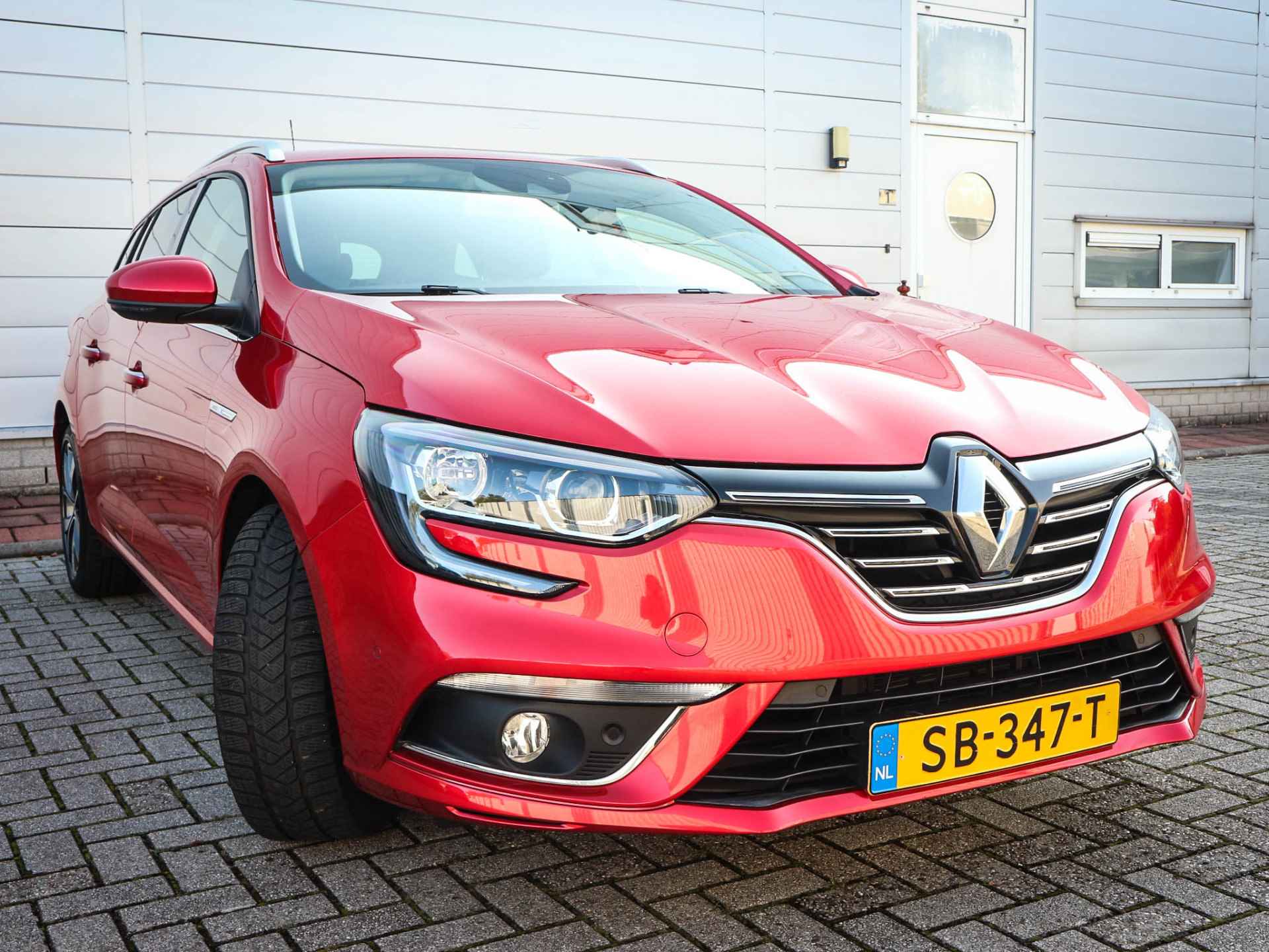 Renault Mégane Estate 1.5 dCi Bose | Clima | Cruise | Navi | 360 graden Camera | Achteruitrijcamera |  17 Inch | Massagestoel | - 26/55