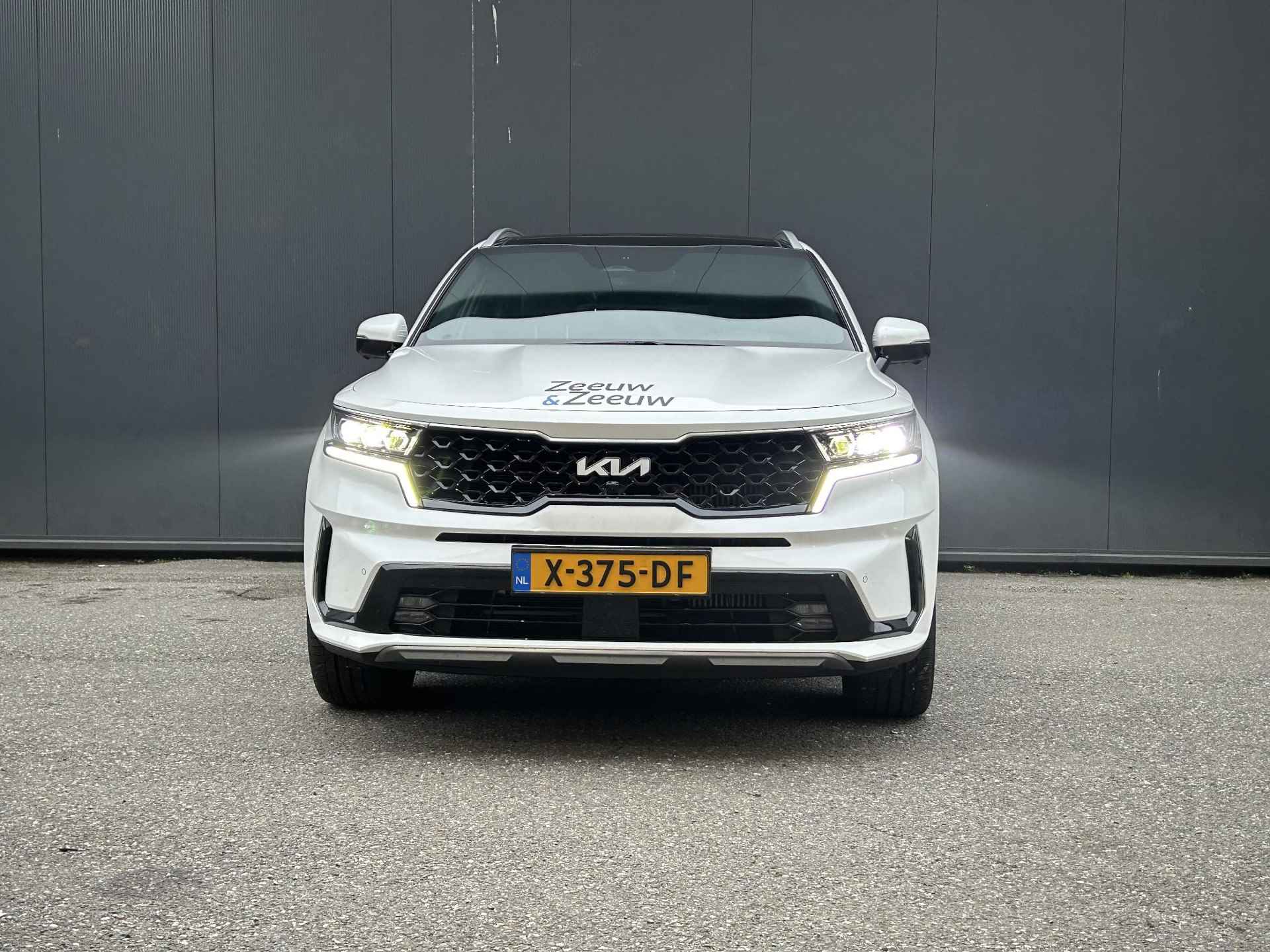 Kia Sorento 1.6 T-GDI Plug-in Hybrid 4WD ExecutiveLine 7pers Meest luxe uitvoering | BTW auto | Metallic lak | Trekhaak | Fabrieksgarantie t/m 17-10-2030 - 3/46