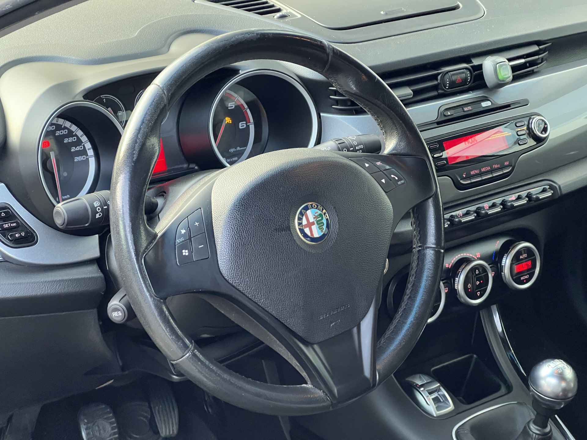Alfa Romeo Giulietta 2.0 JTDm Distinctive | ECC | LMV | 6 maanden garantie - 14/27