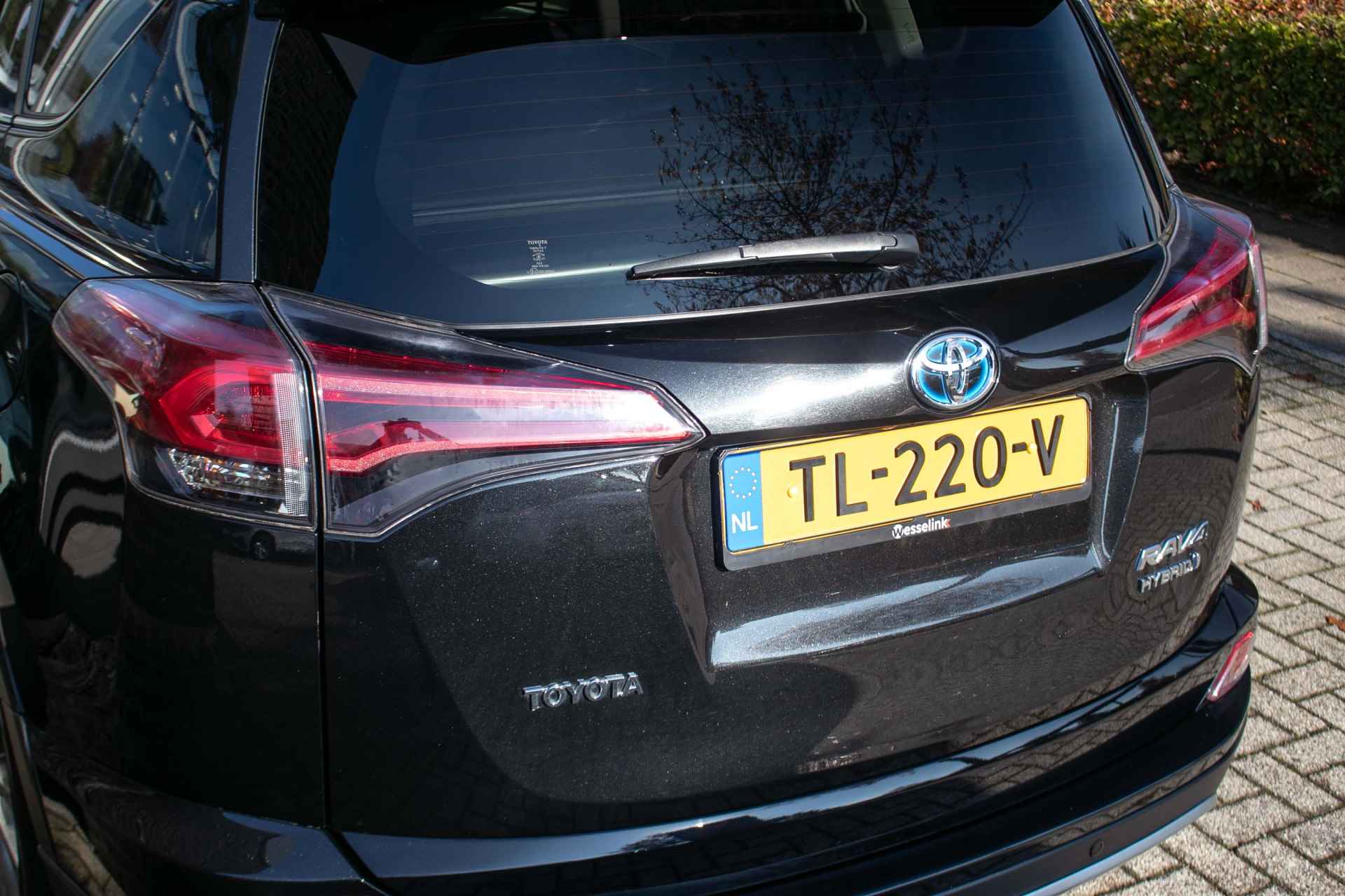 Toyota RAV4 2.5 Hybrid AWD Executive Business - All-in rijklrprs | Trekhaak | Schuifdak | vol leder - 31/45