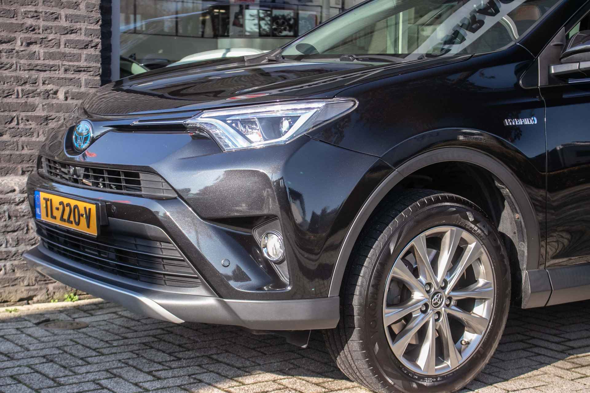 Toyota RAV4 2.5 Hybrid AWD Executive Business - All-in rijklrprs | Trekhaak | Schuifdak | vol leder - 32/45